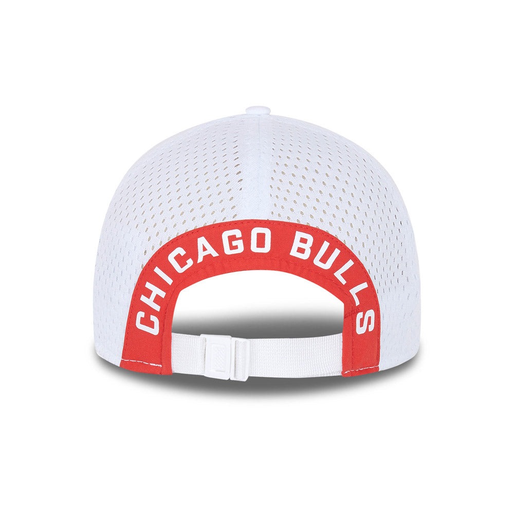 chicago bulls cap white