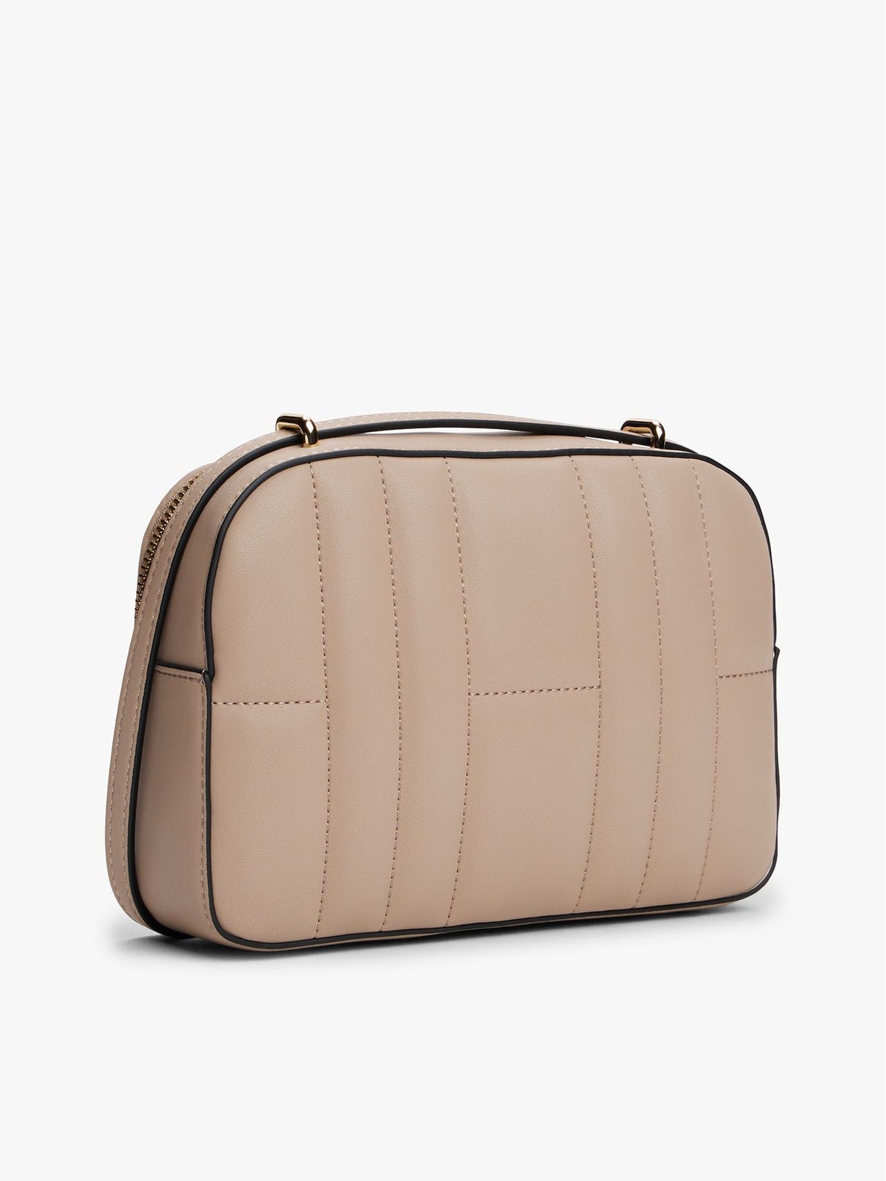 תיק טומי הילפיגר Monogram Quilted Camera Crossbody