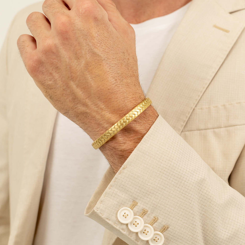 اسوارة هيوجو بوس