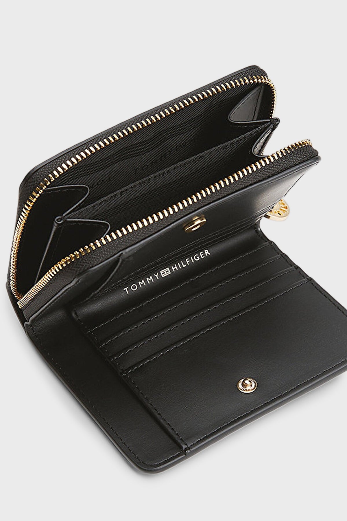 ארנק טומי הילפיגר Th Monogram Plaque