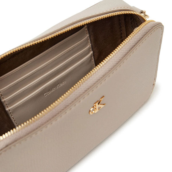 תיק קלווין קליין Minimal Mono Camera