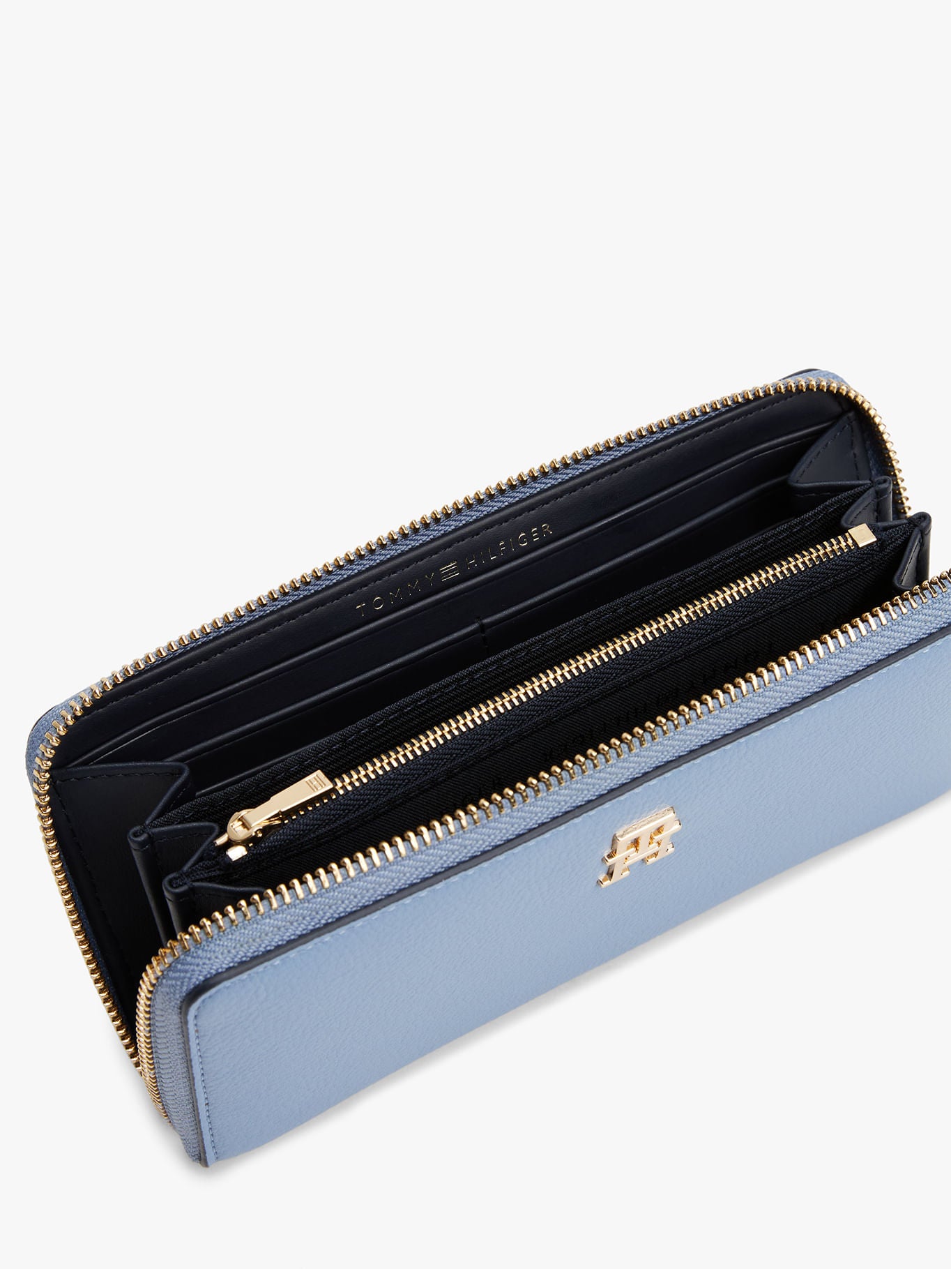 ארנק טומי הילפיגר Monogram Wallet With Zipper