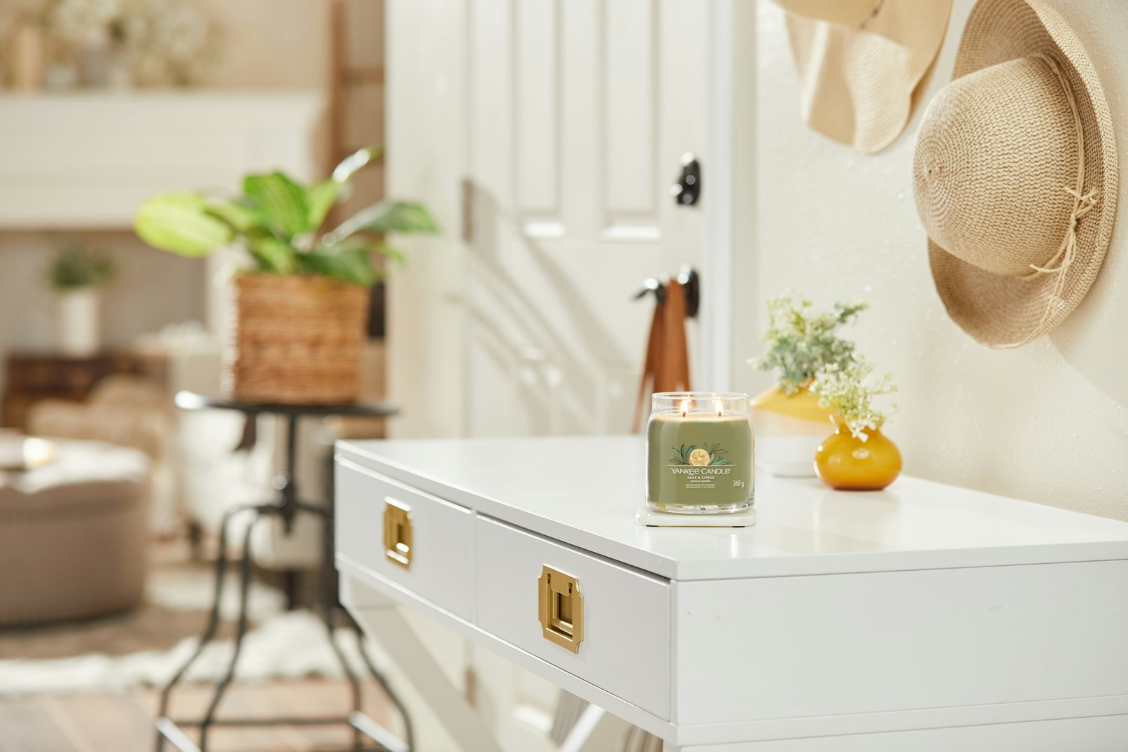 Yankee Candle Sage & Citrus Signature Medium Scented Candle