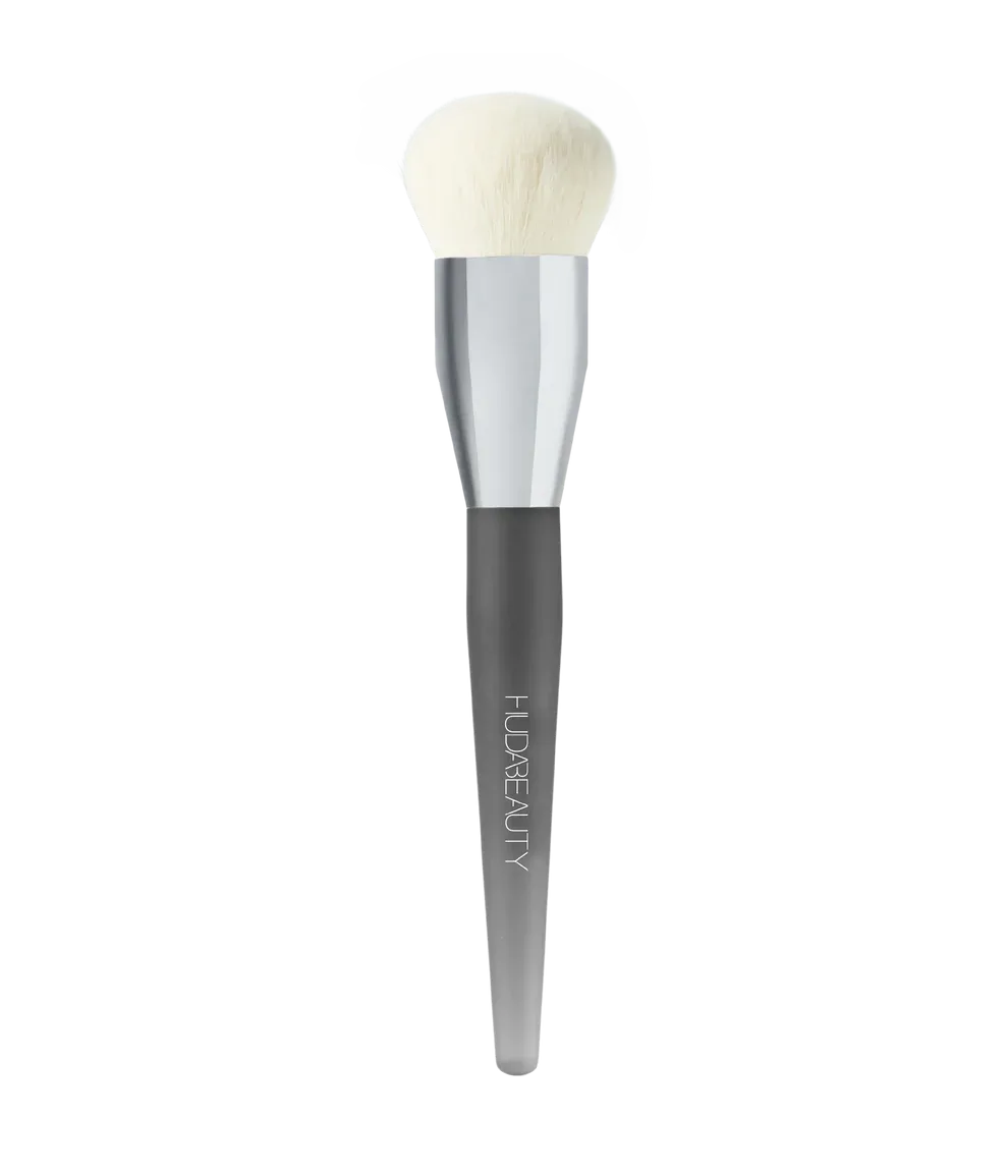 فرشاة مكياج Huda Beauty Easy Blur Base Brush