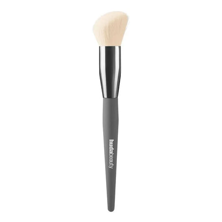 מברשת איפור Huda Beauty Diffusing Cheek Brush