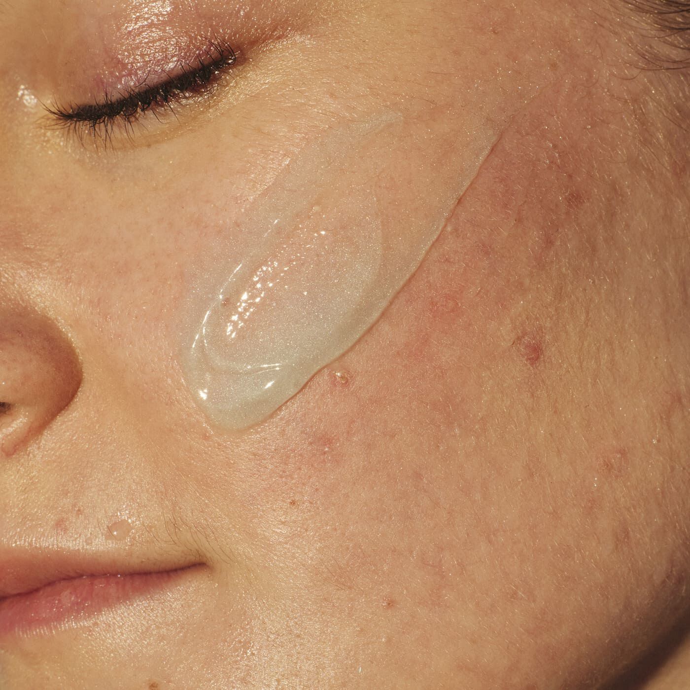 كلارينس جل مايكلارينس لتنظيف البشرة وإزالة السموم 125ml