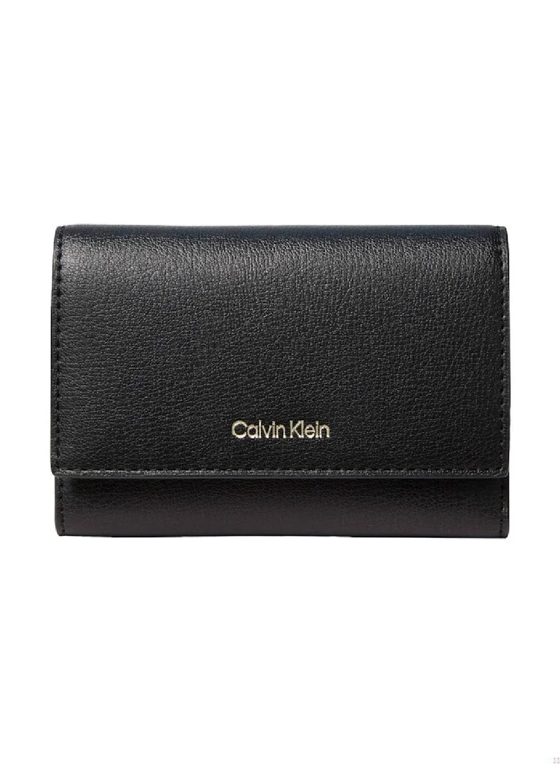 محفظة كالفين كلاين Trifold With Zip Pocket
