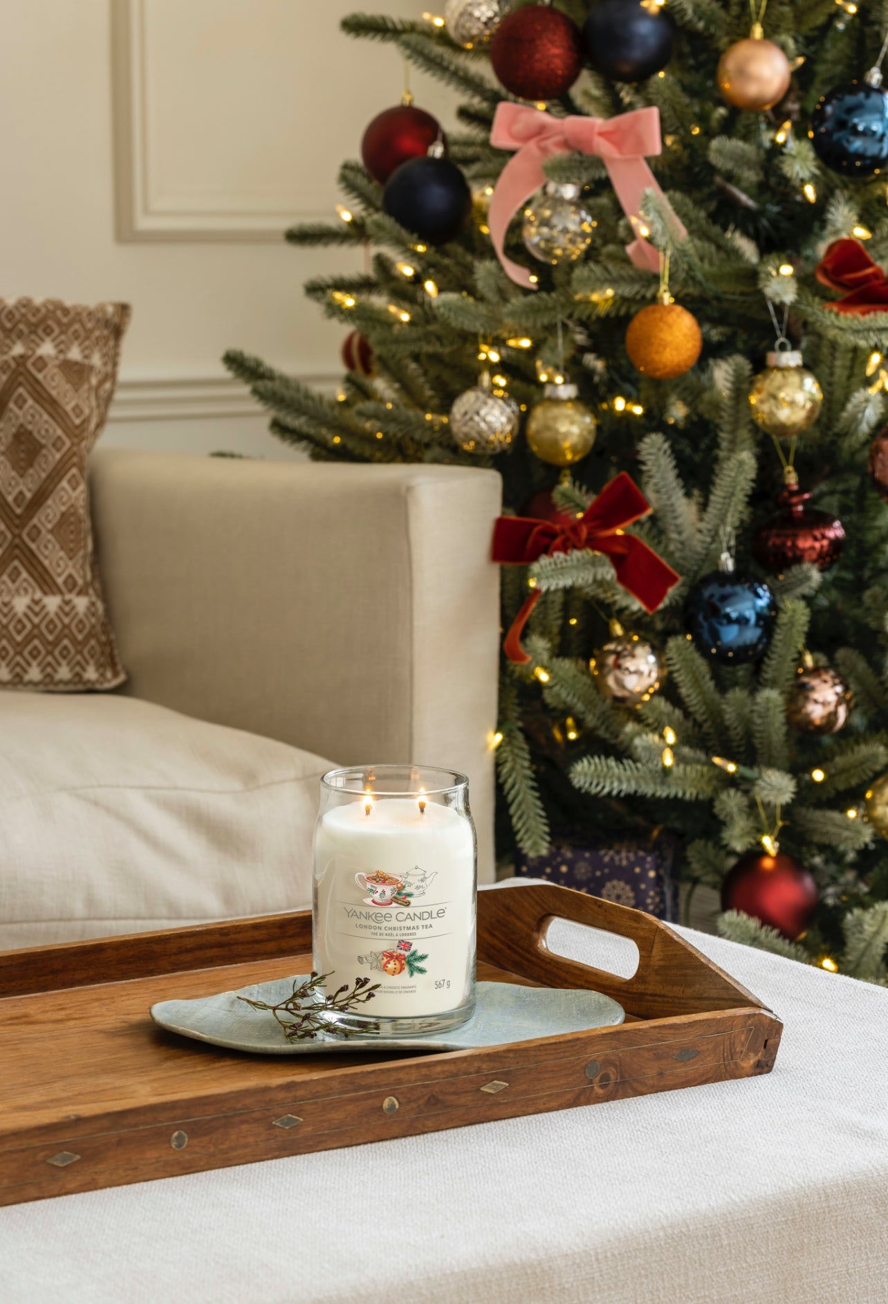 Yankee Candle London Christmas Tea Signature Large Scented Candle