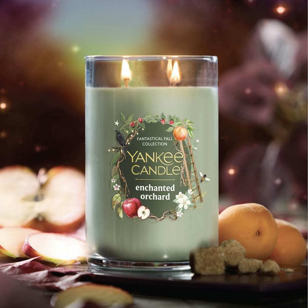 شمعة معطرة يانكي كاندل Enchanted Orchard Signature Large