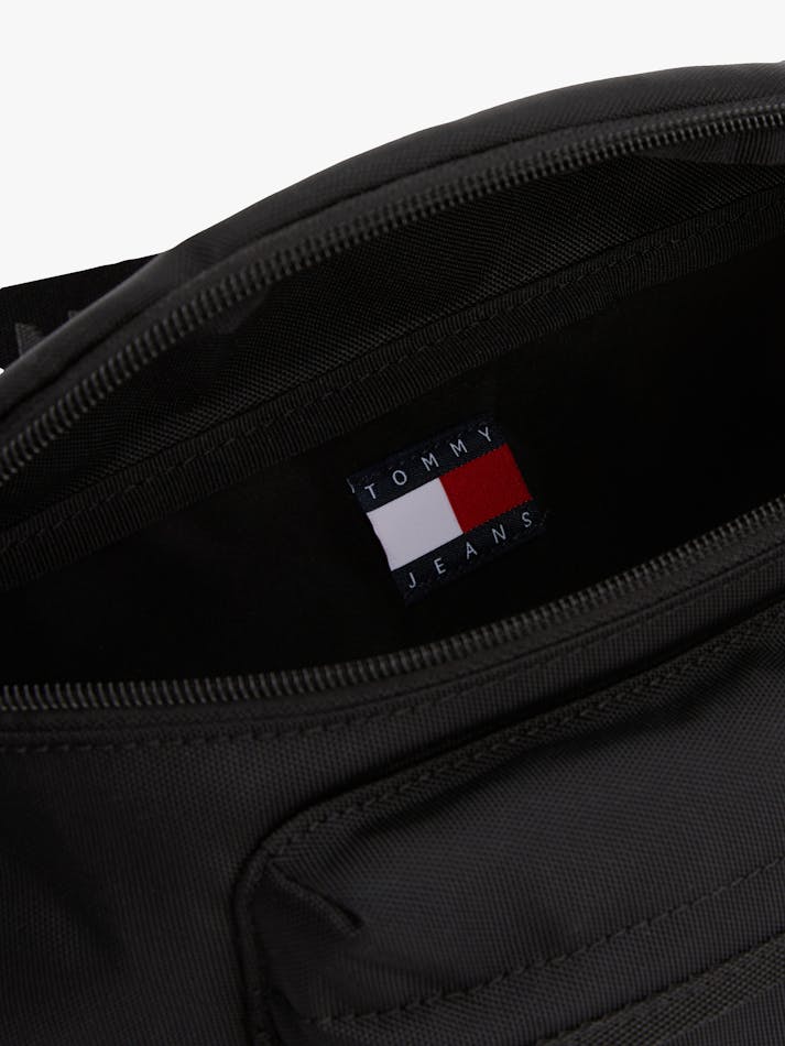 תיק טומי הילפיגר Essential Repeat Logo Strap Bum