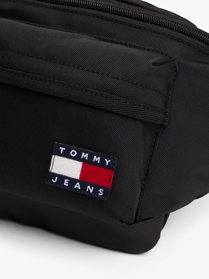 תיק טומי הילפיגר Essential Repeat Logo Strap Bum