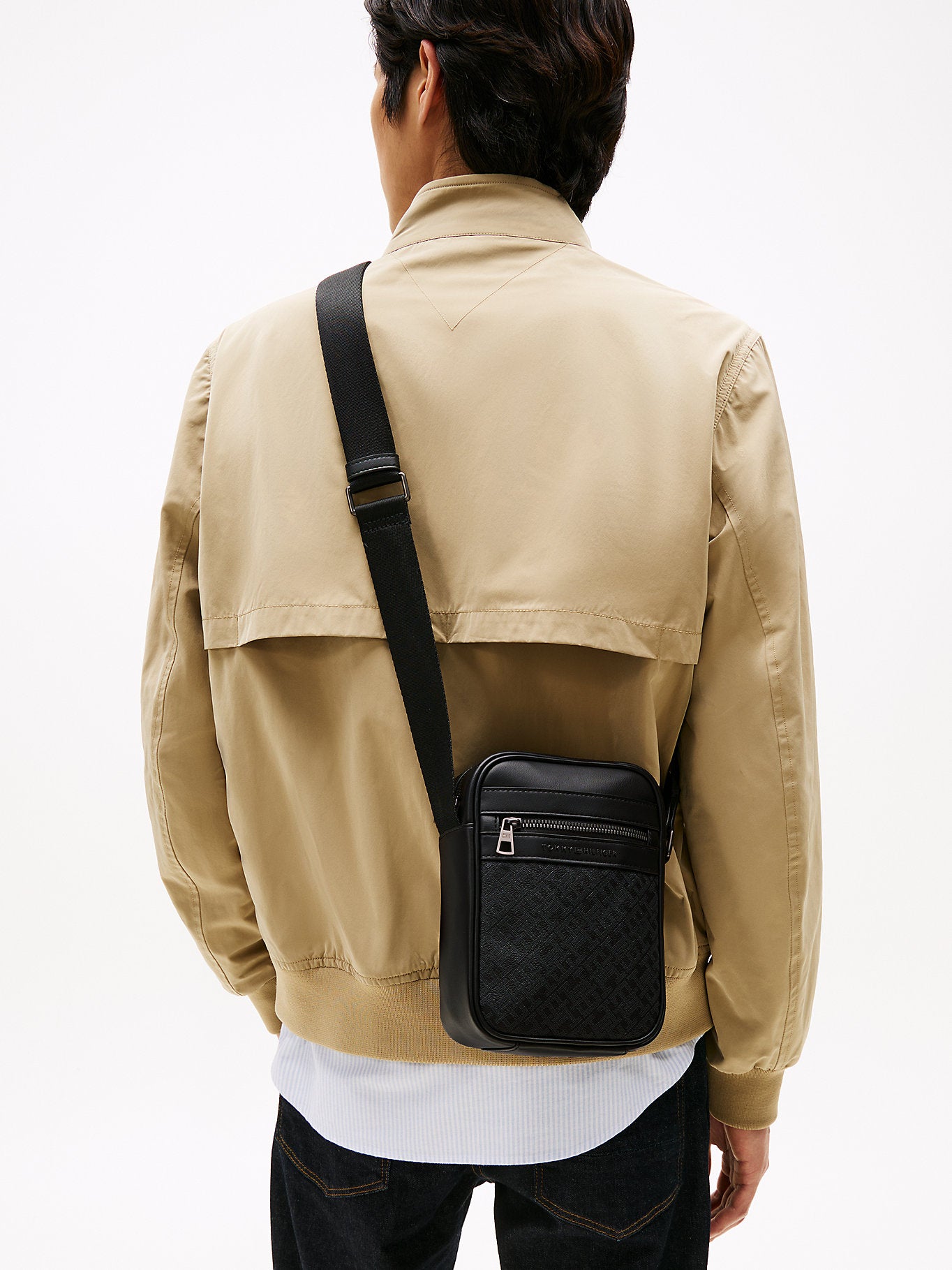 حقيبة تومي هيلفيجر Th Monogram Mini Reporter