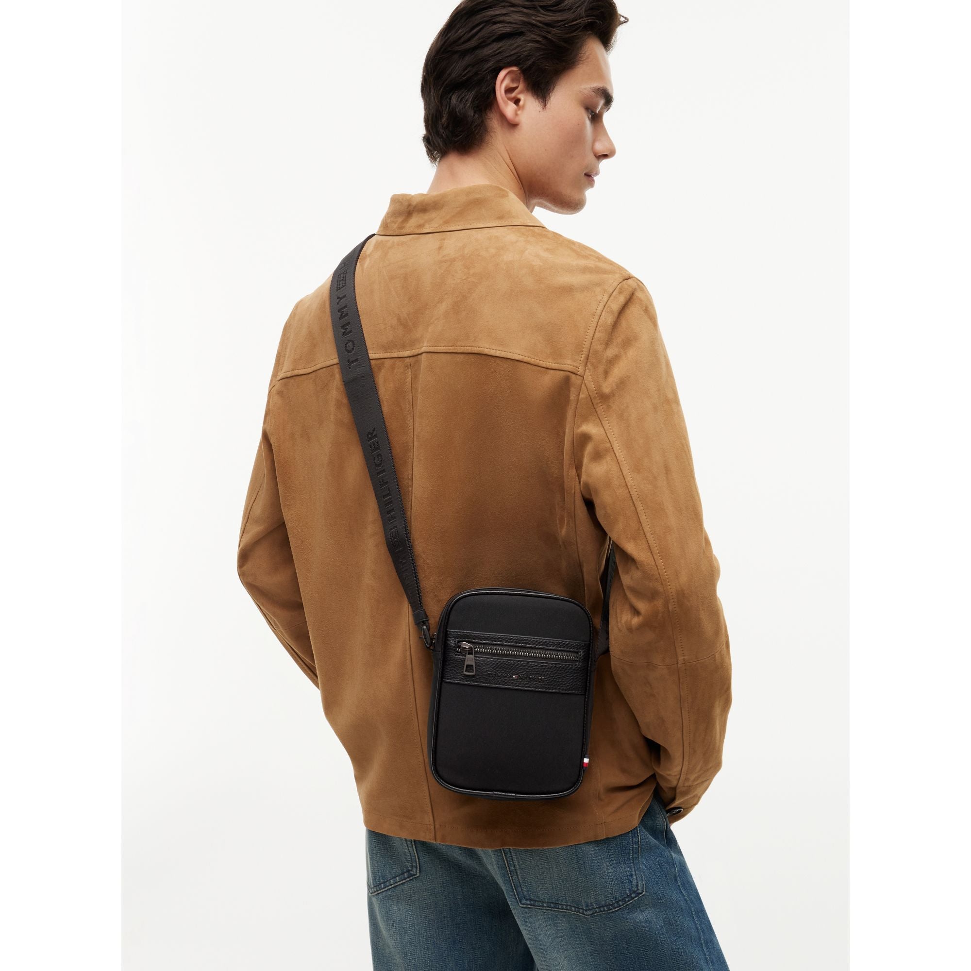 حقيبة تومي هيلفيجر Bag