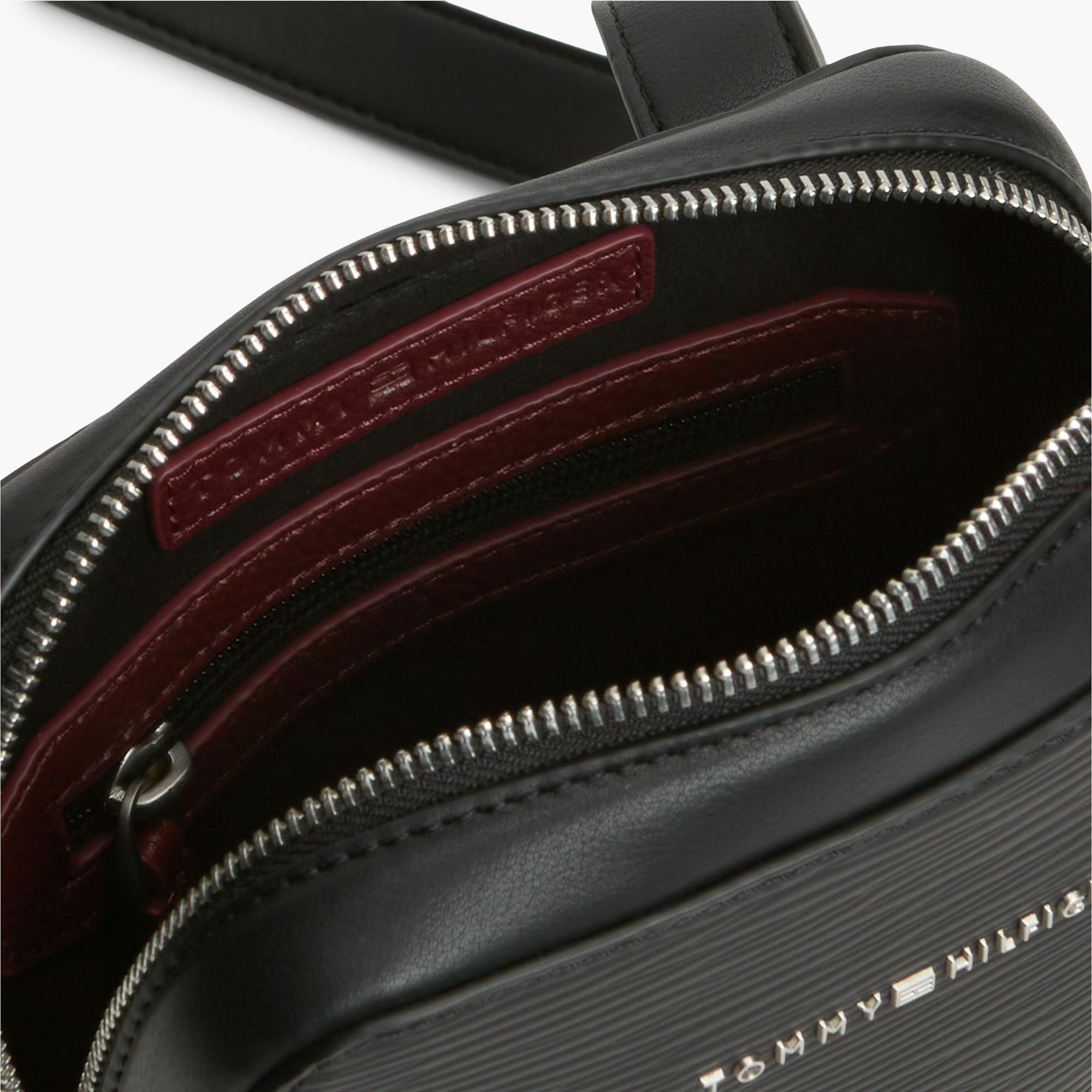 Tommy Hilfiger Business Saffiano Mini Reporter Bag