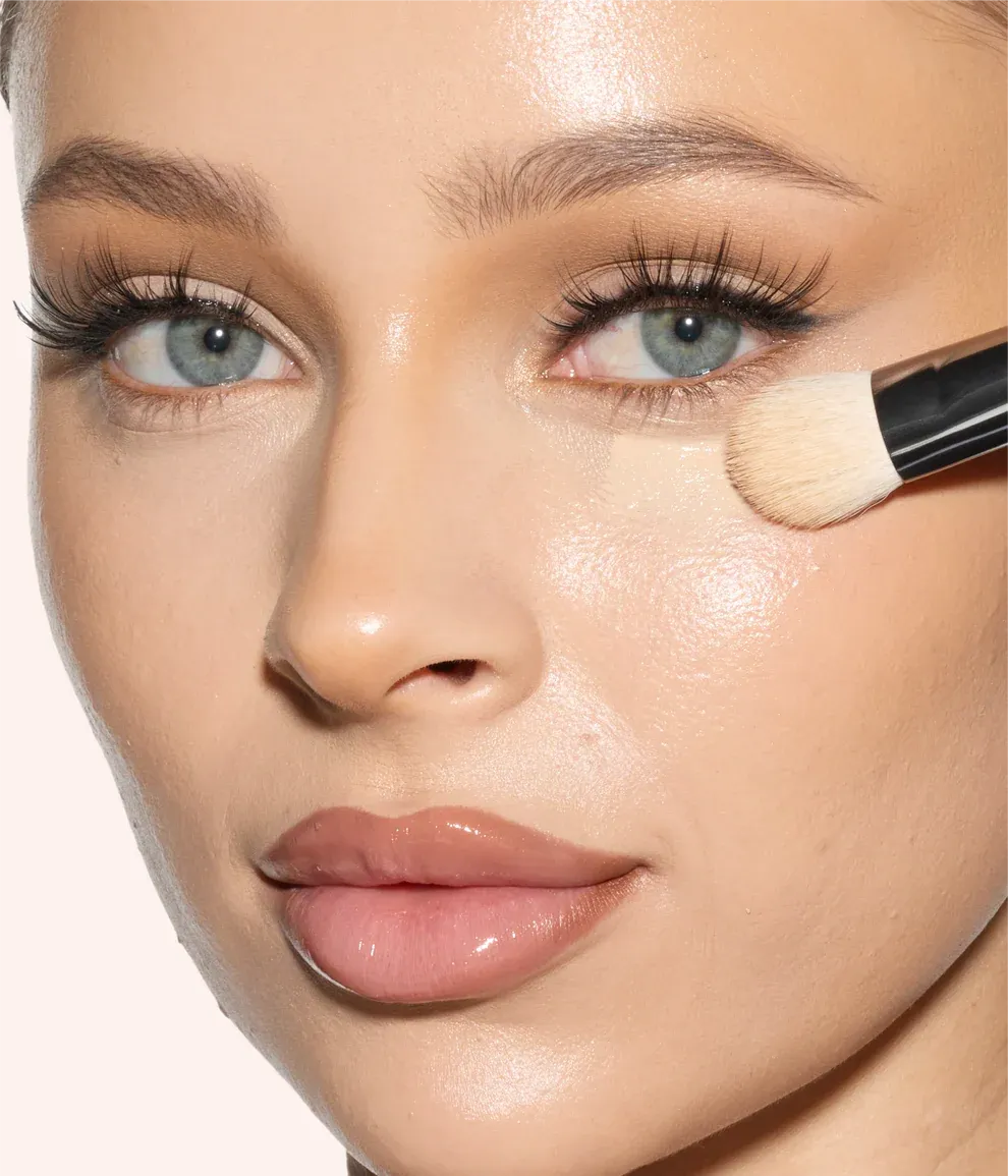 Huda Beauty Undereye Buff Brush Makeup Brush