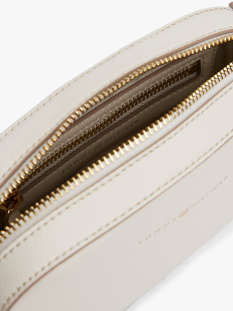 תיק טומי הילפיגר Logo Webbing Strap Camera