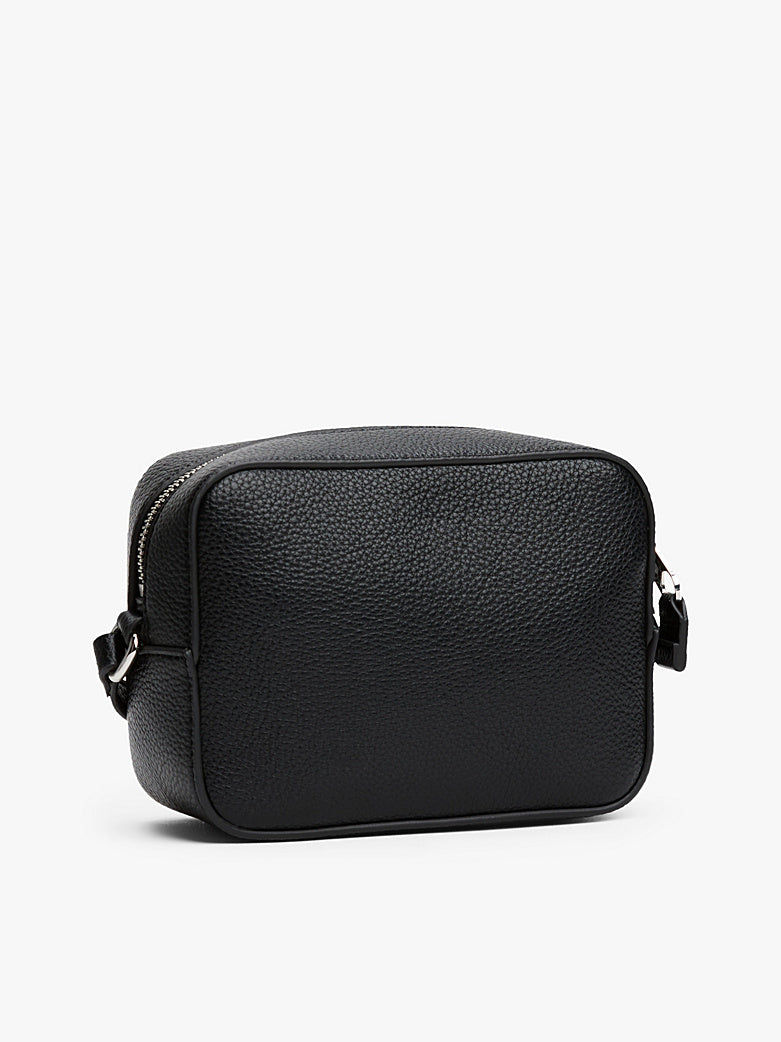 תיק טומי הילפיגר Tonal Badge Crossbody Camera