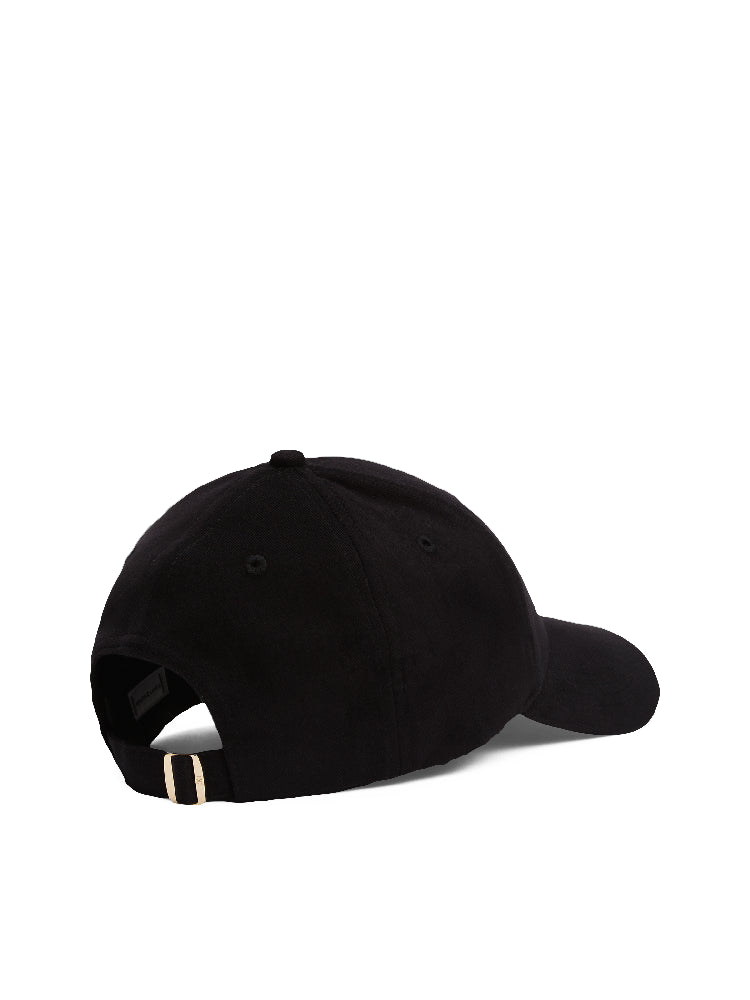 כובע טומי הילפיגר