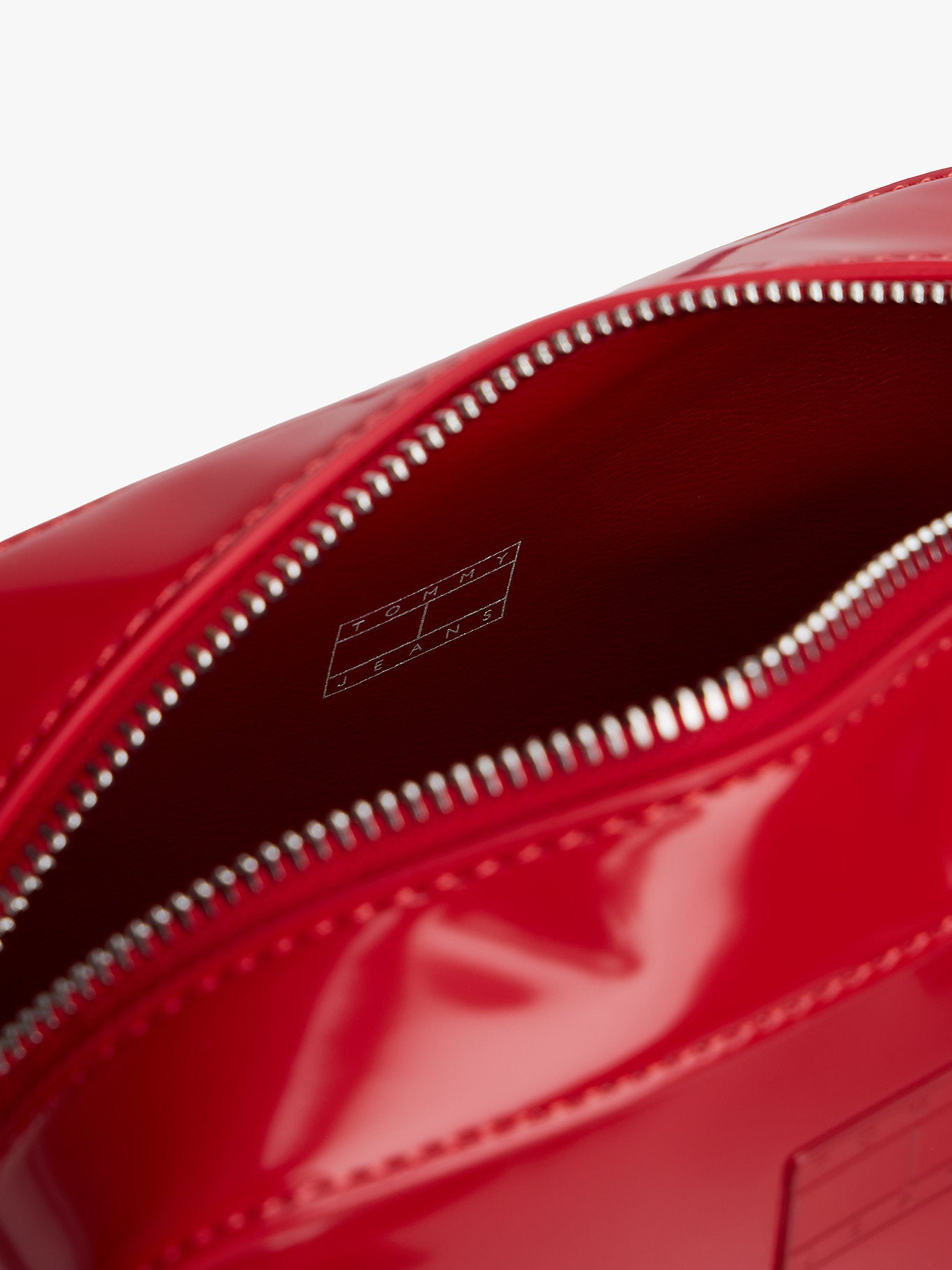 حقيبة تومي هيلفيجر Must Camera