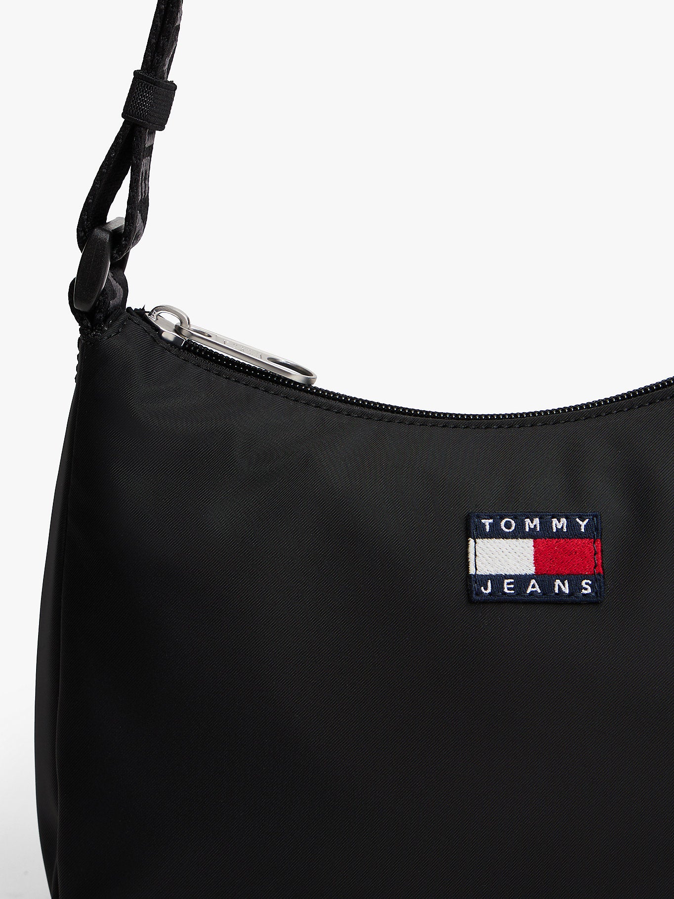 תיק טומי הילפיגר Daily Shoulder