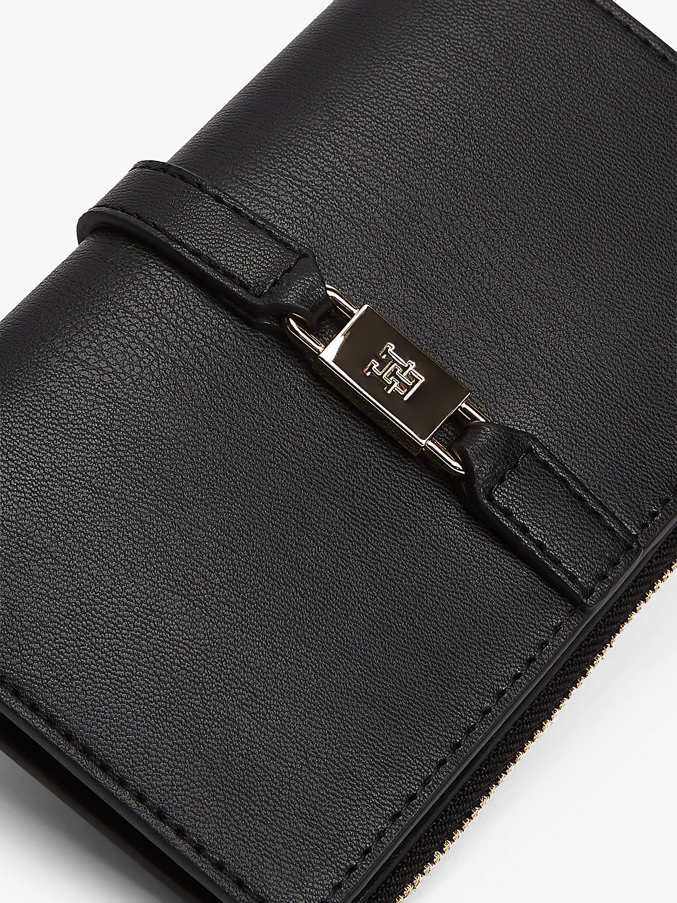 Tommy Hilfiger Glam Bifold Wallet Wallet