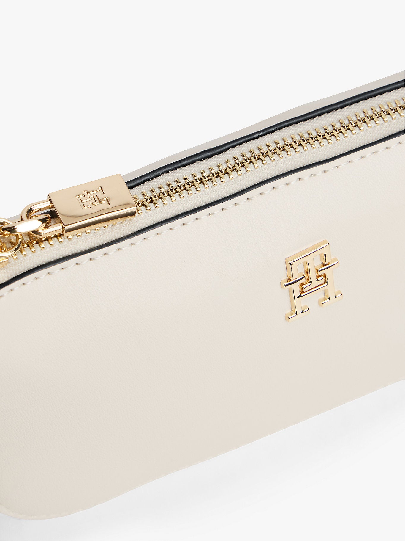 Tommy Hilfiger Glam Mini Chain Crossover Bag