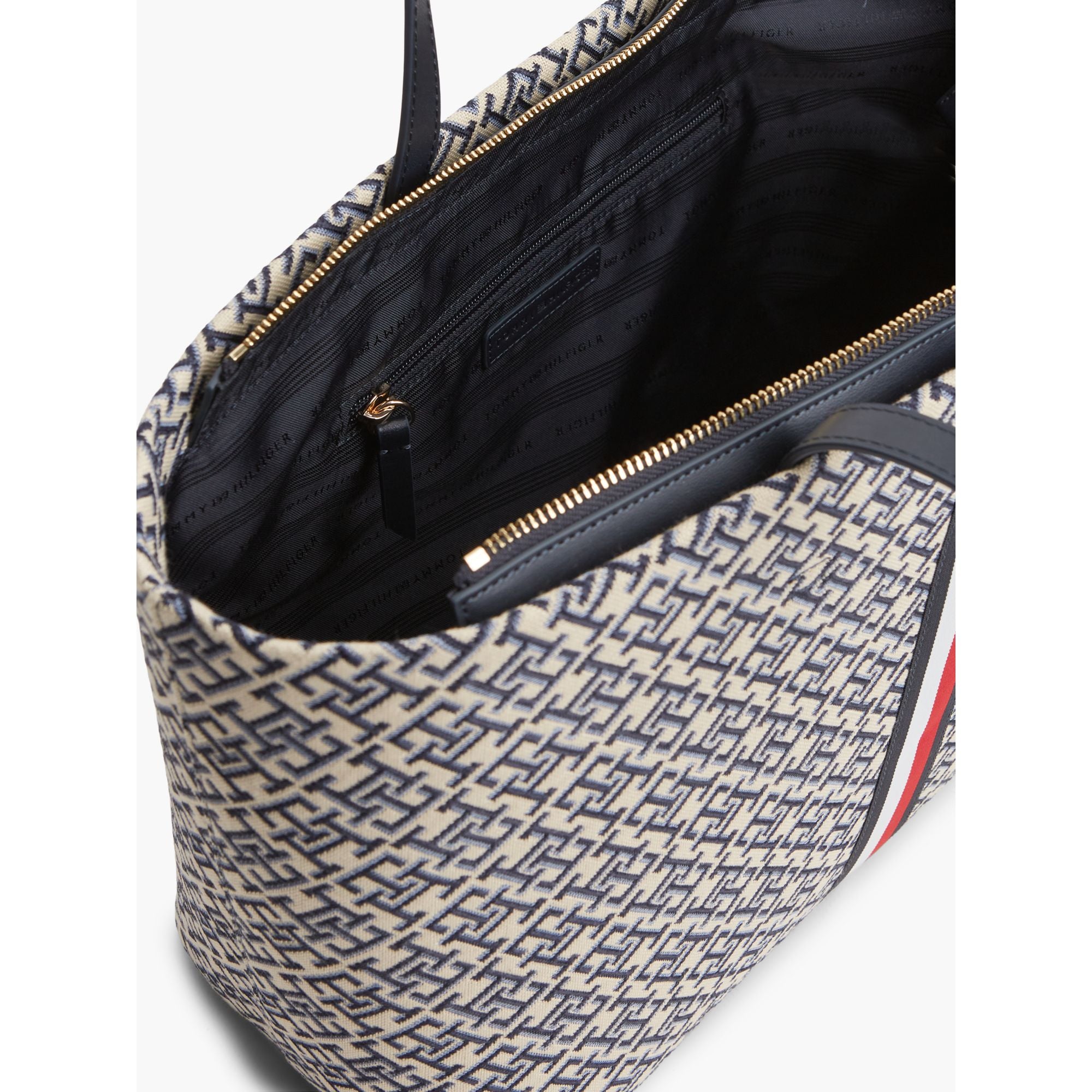 תיק טומי הילפיגר Jacquard Ess Tote