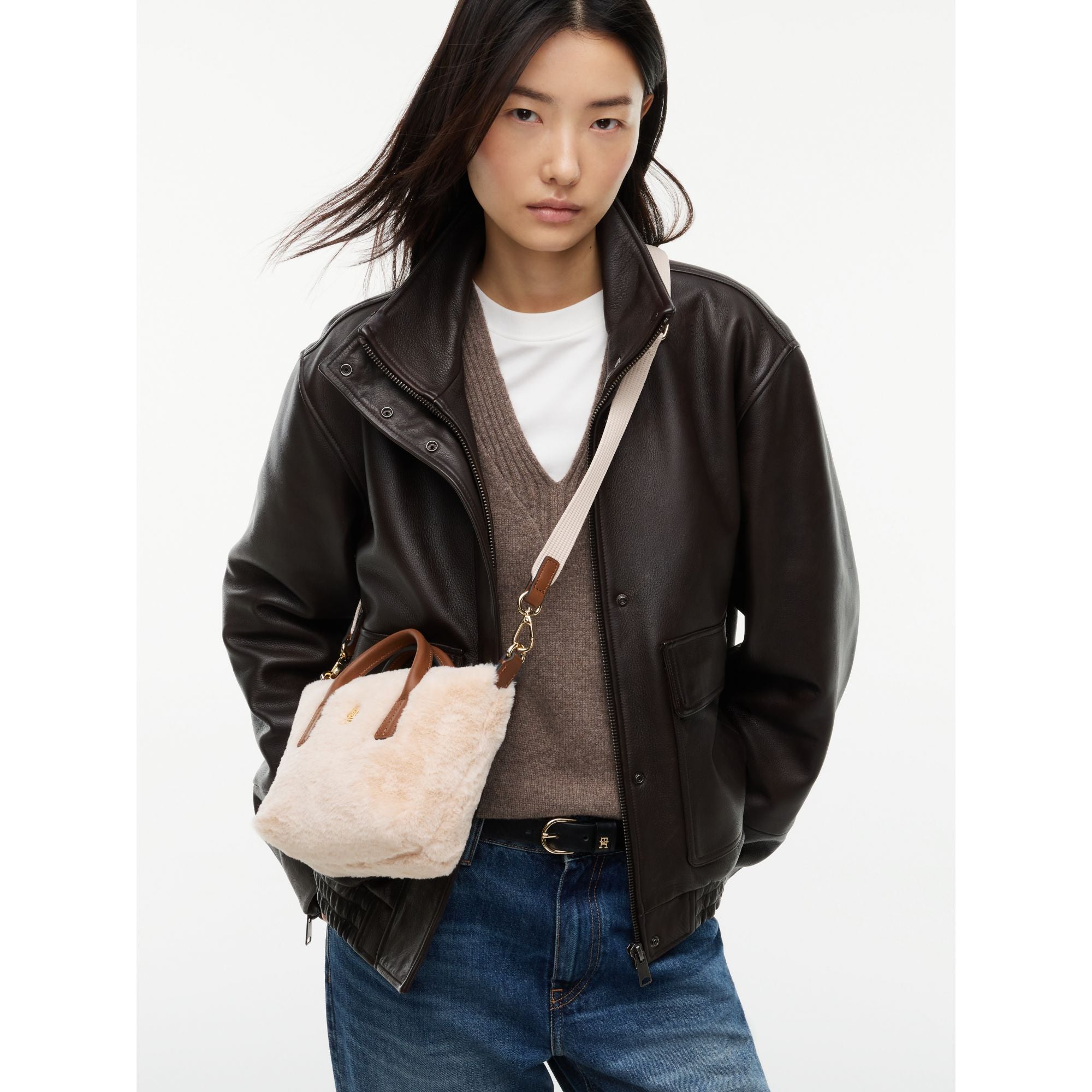 תיק טומי הילפיגר Popette Micro Tote Faux Fur