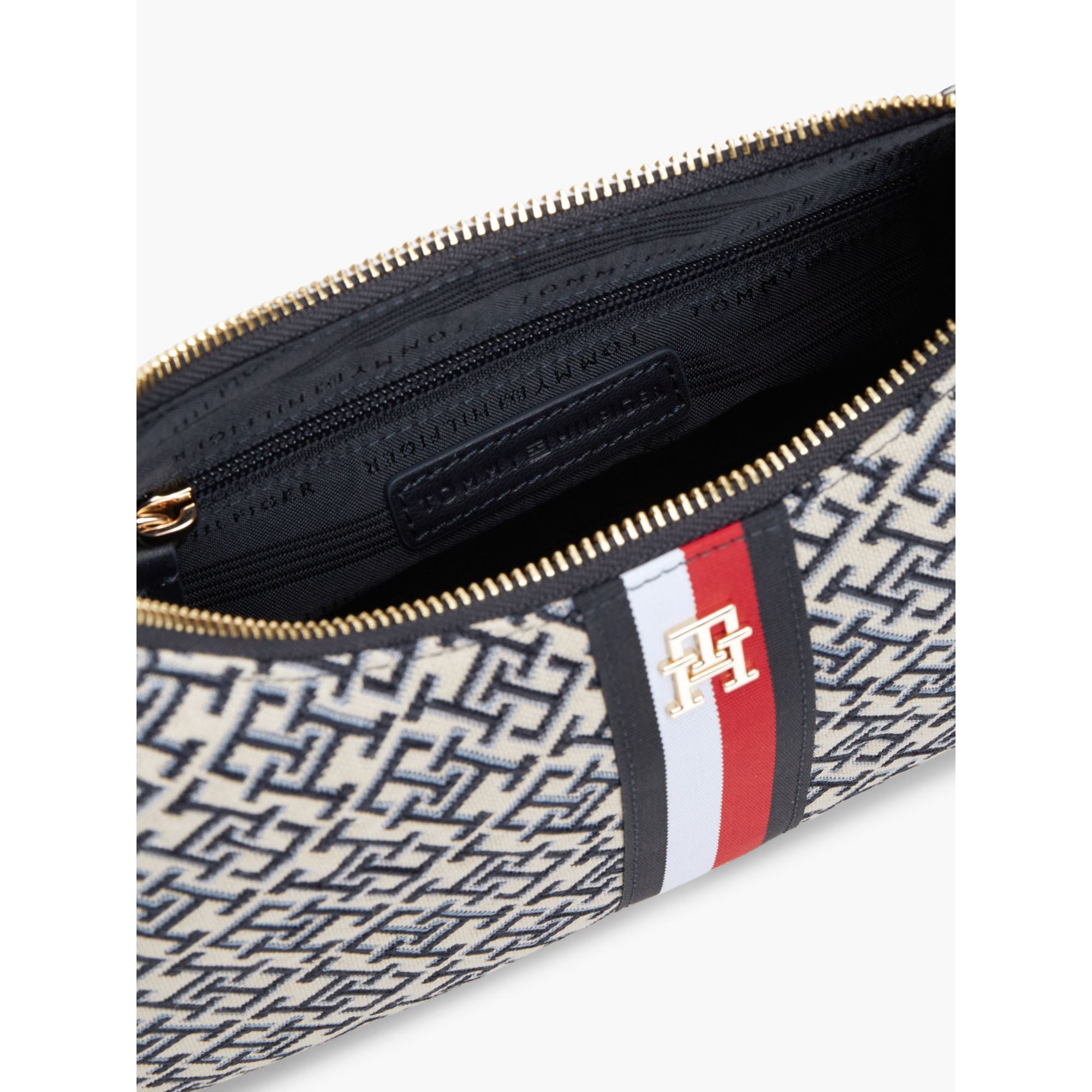 תיק טומי הילפיגר Jacquard Ess Shoulder