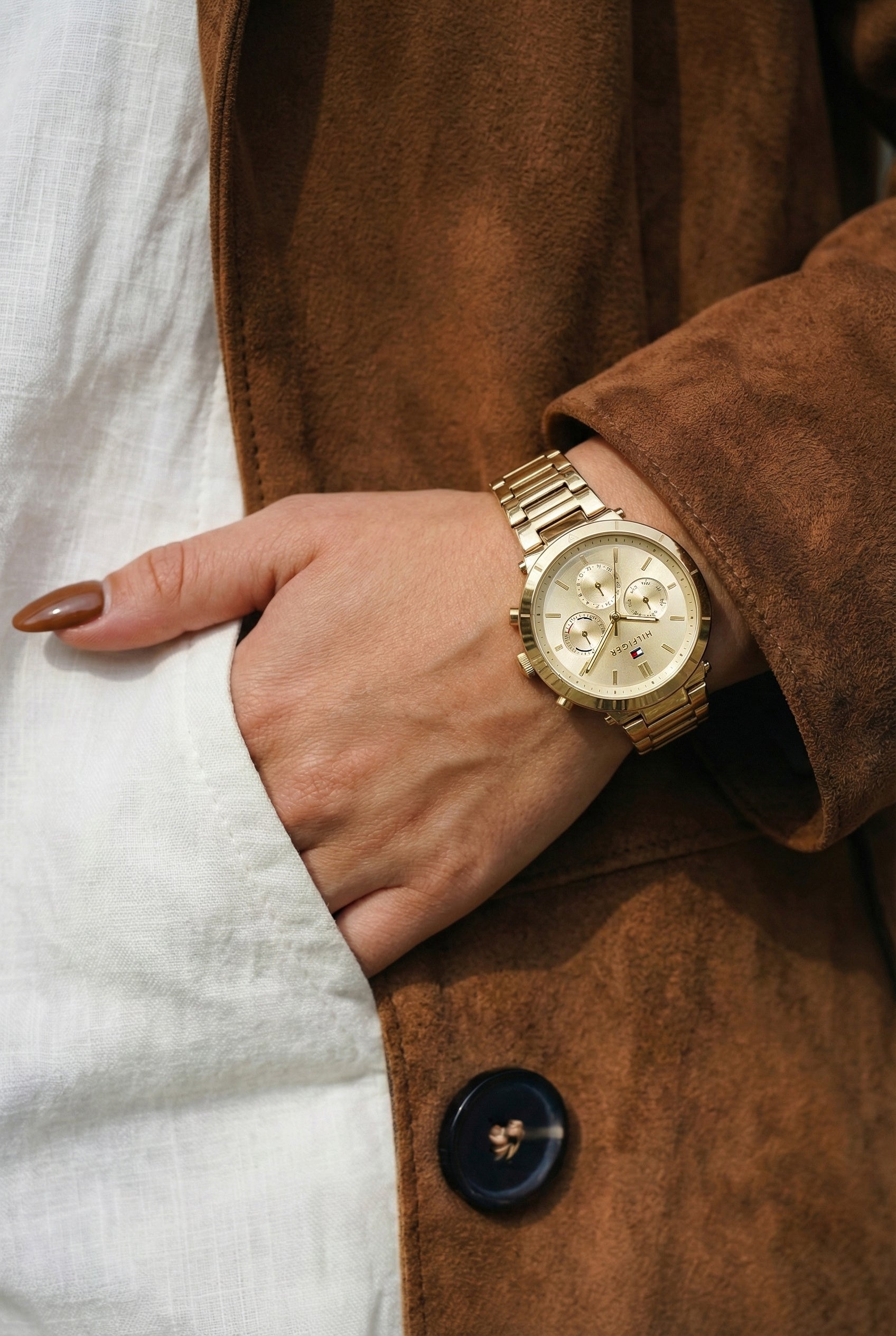 ساعة تومي هيلفيجر