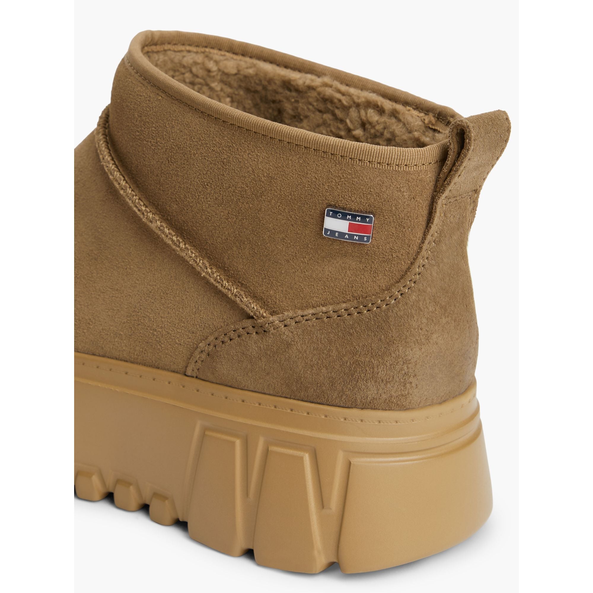 حذاء تومي هيلفيجر Suede Platform Boots Wl