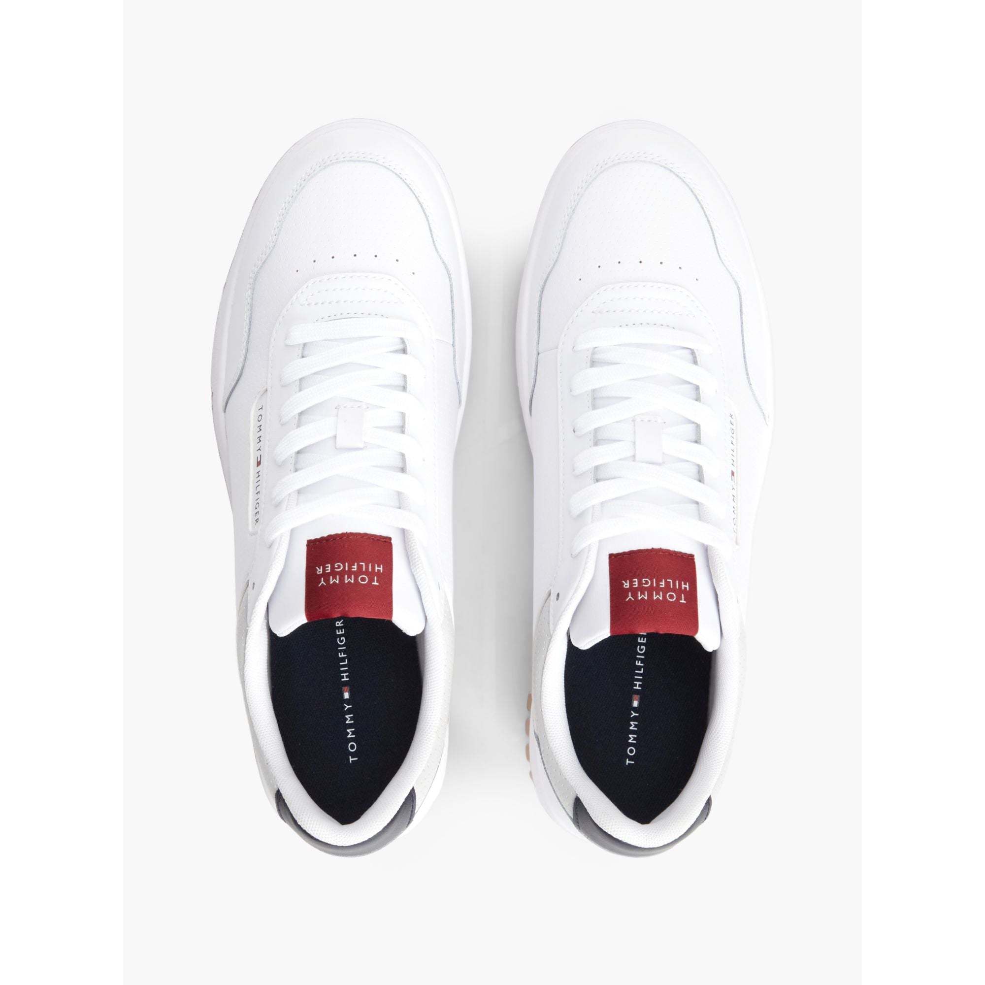 נעל טומי הילפיגר Basket Core Leather