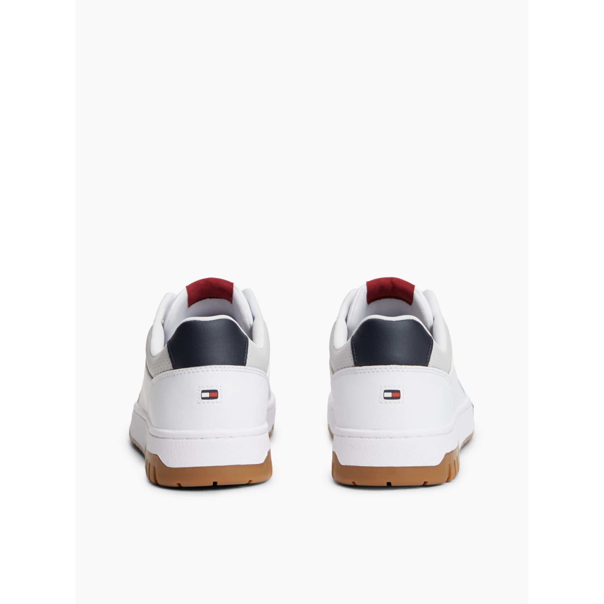 נעל טומי הילפיגר Basket Core Leather