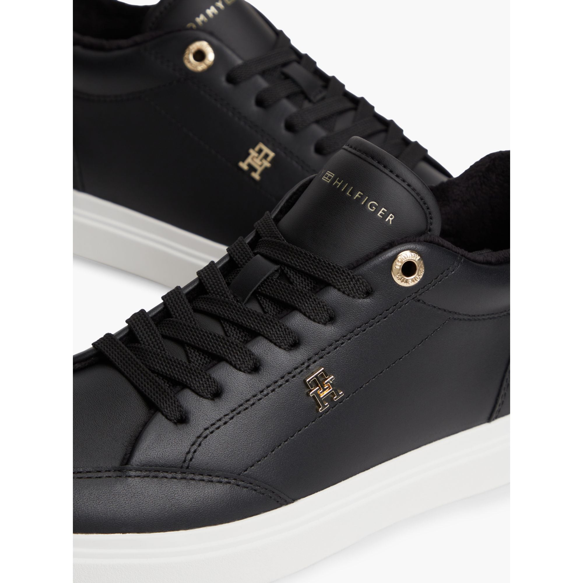 סניקרס טומי הילפיגר Chic Cupsole Mc