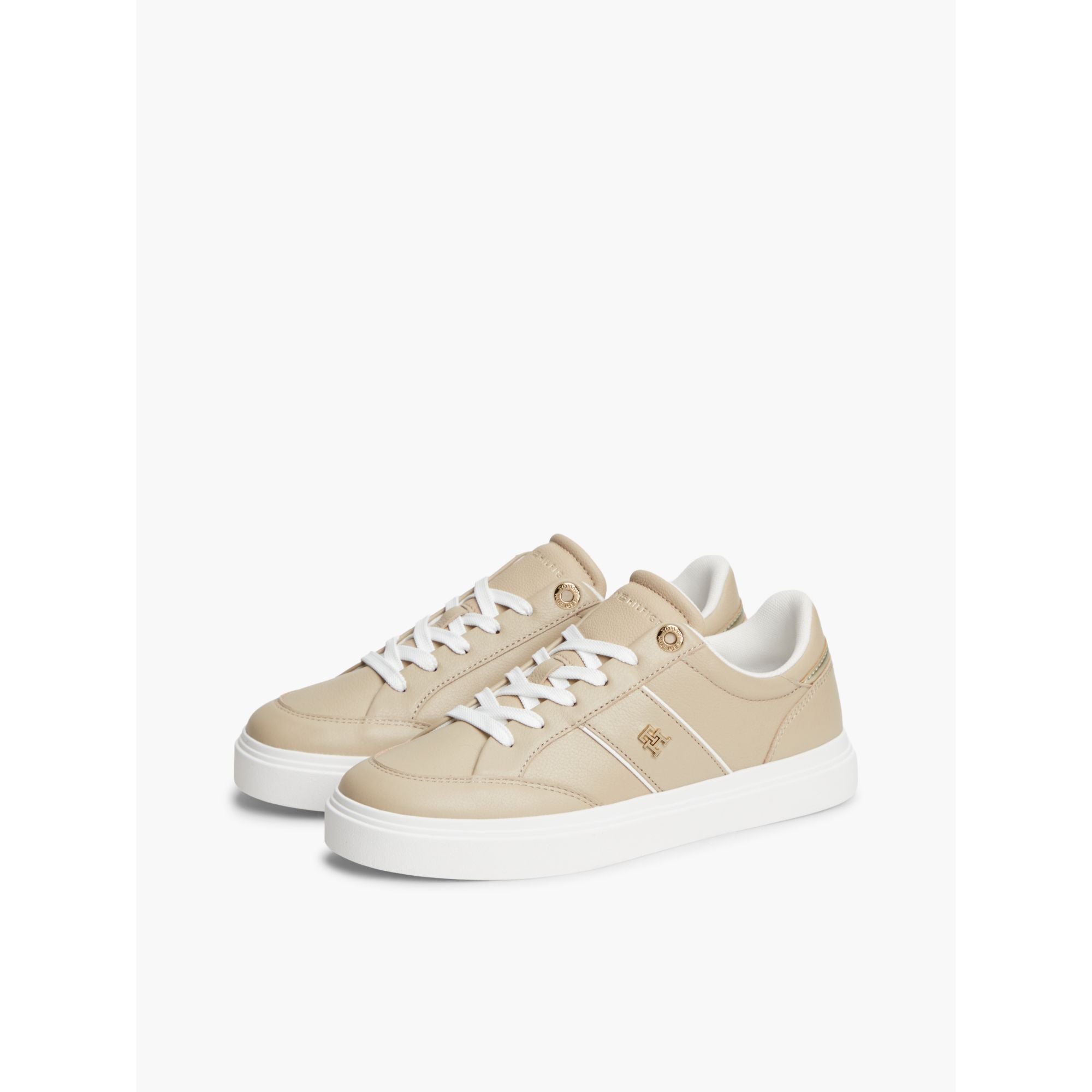 حذاء تومي هيلفيجر Feminine Cupsole