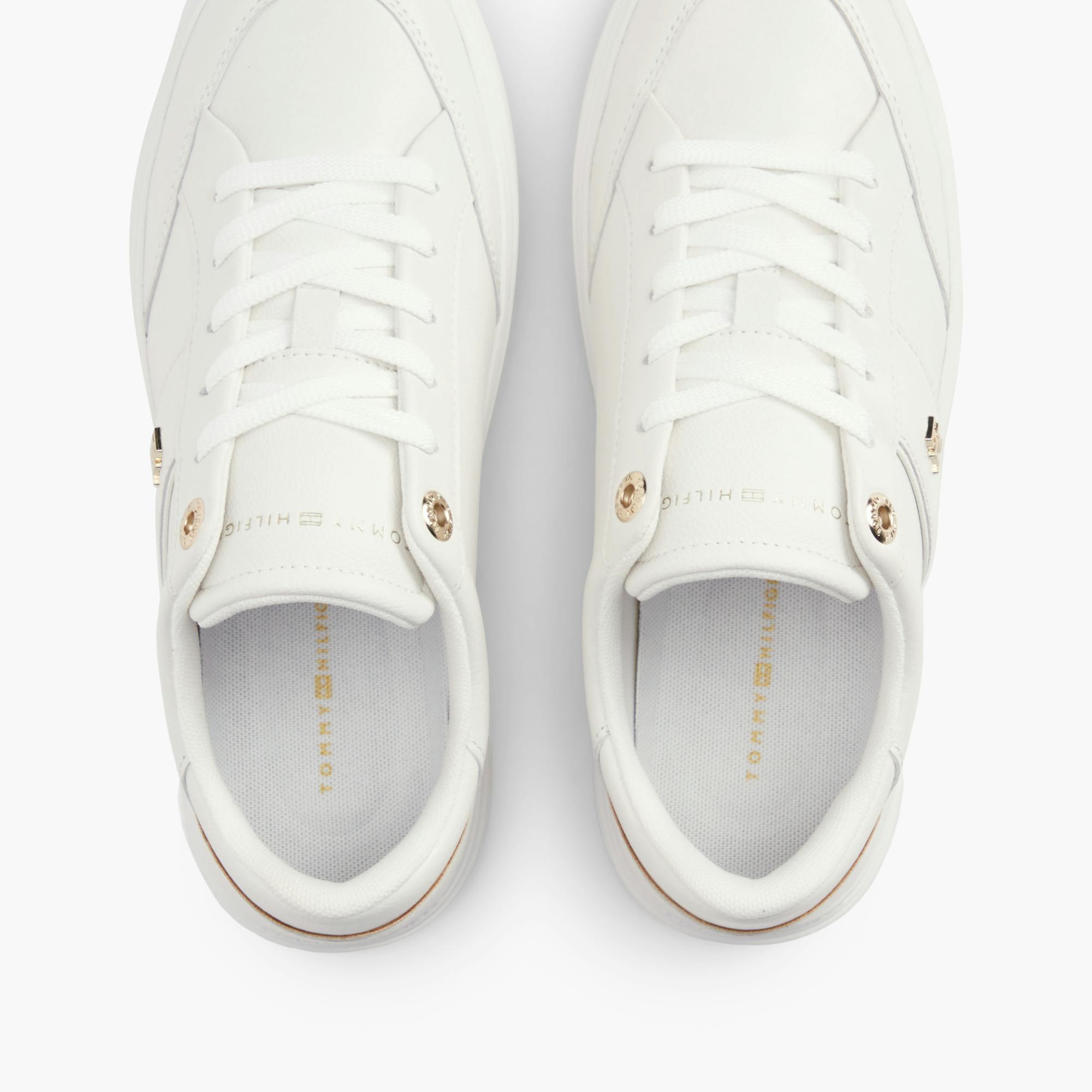 حذاء تومي هيلفيجر Feminine Cupsole