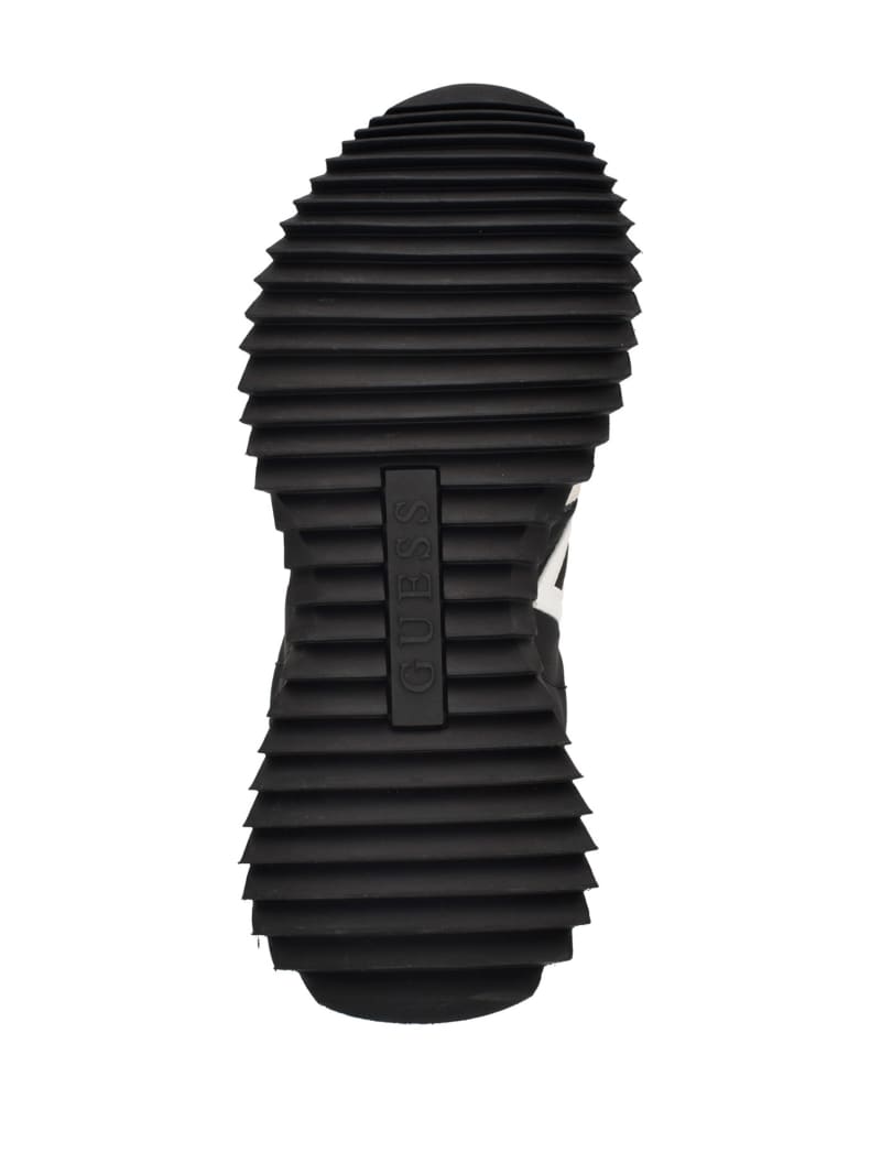 סניקרס גס Bail