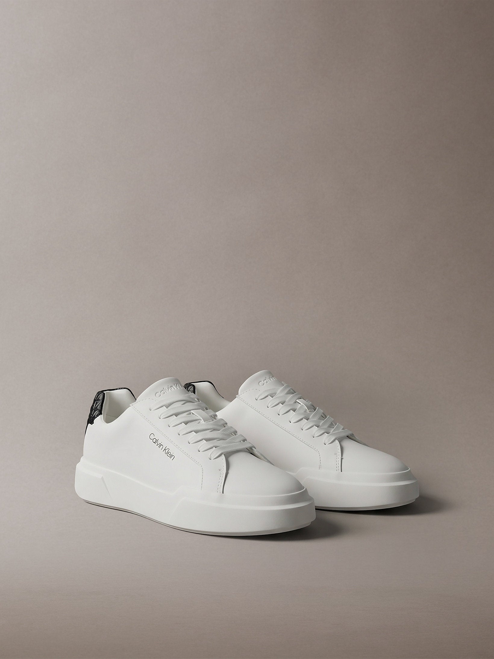 حذاء سنيكر كالفين كلاين Chunky Cups Laceup Lth Aop Bt