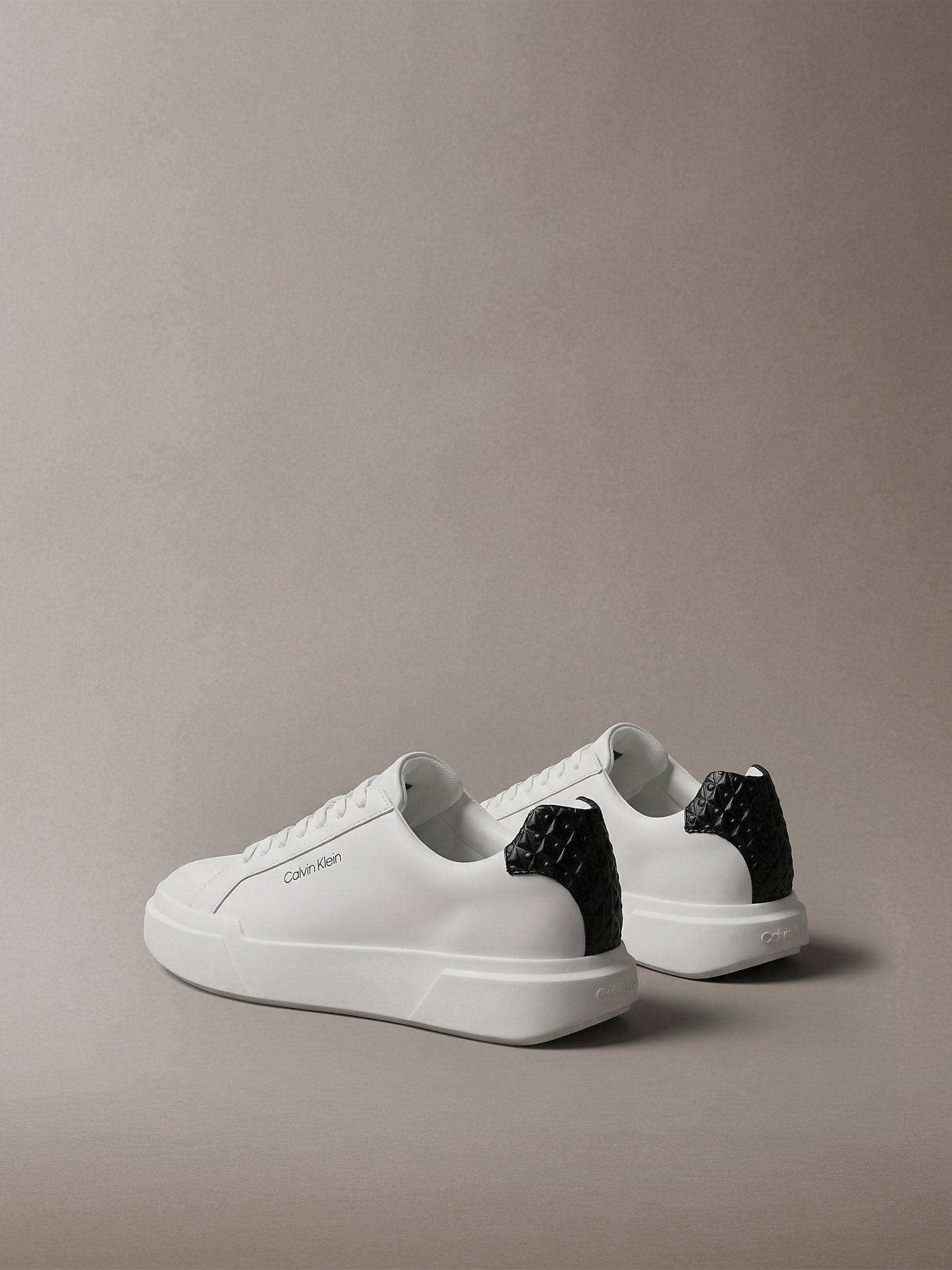 حذاء سنيكر كالفين كلاين Chunky Cups Laceup Lth Aop Bt