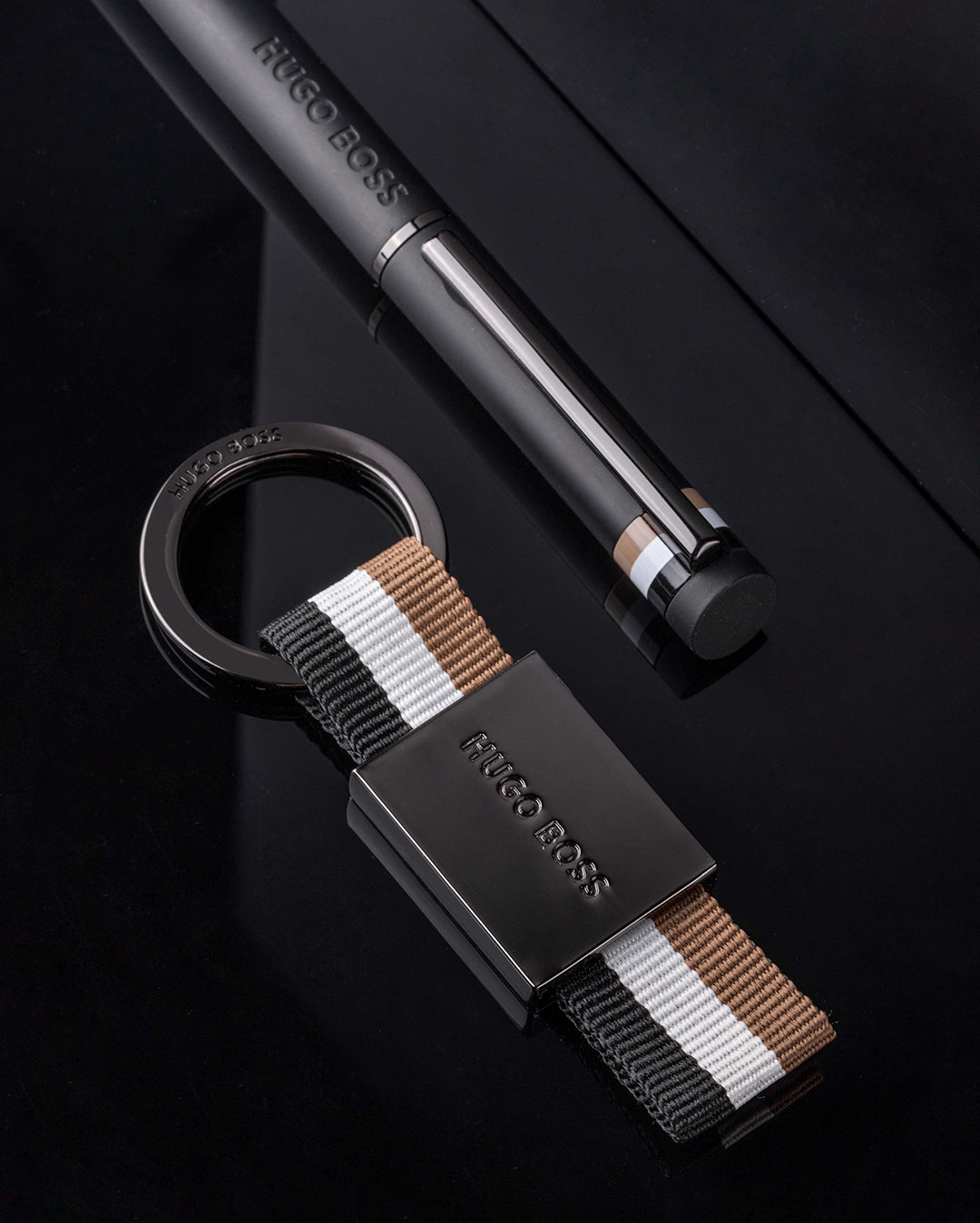 מחזיק מפתחות הוגו בוס Iconic