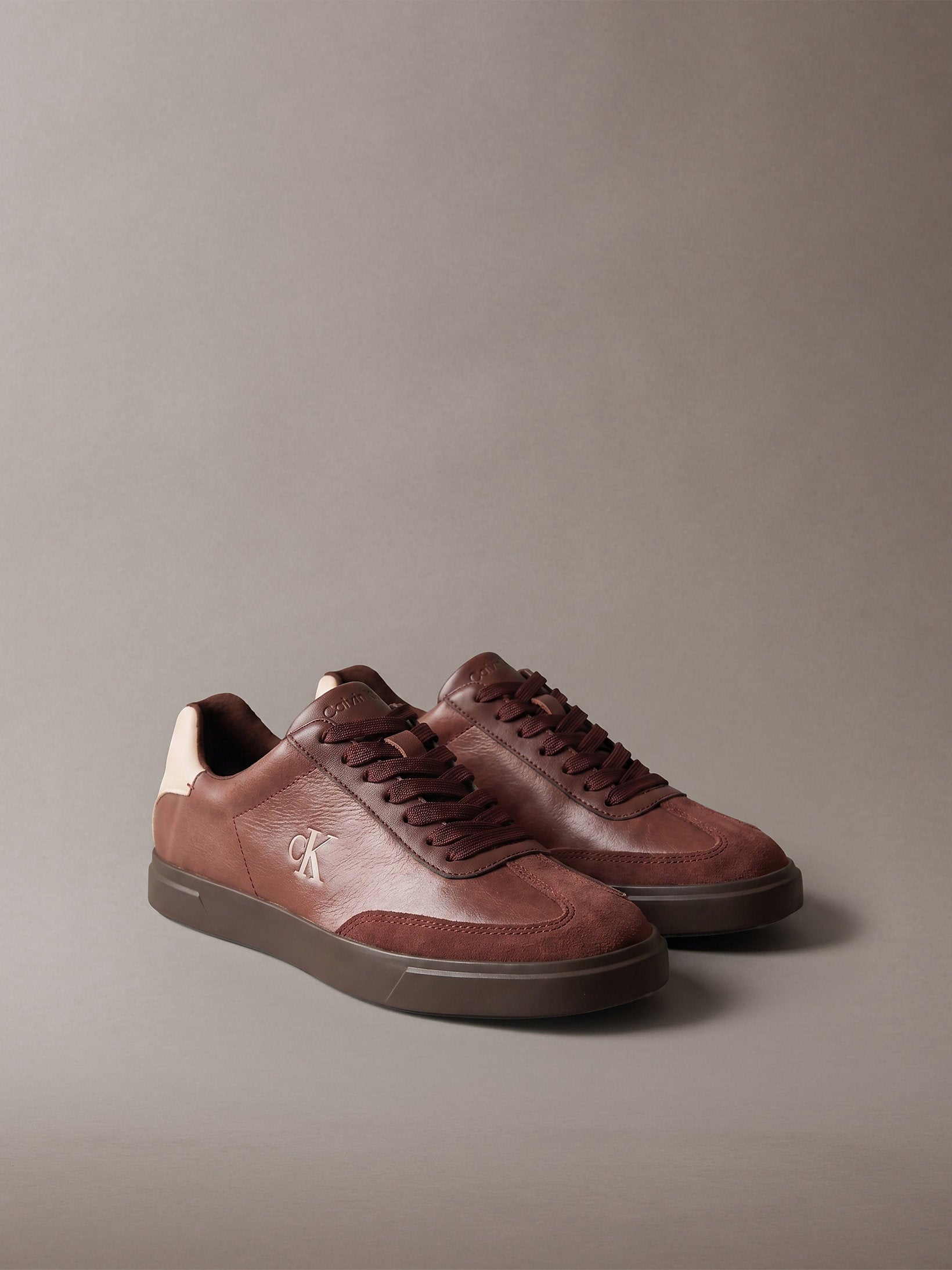 Calvin Klein Low Pro Cups Wingt Text Lth Sue Sneaker