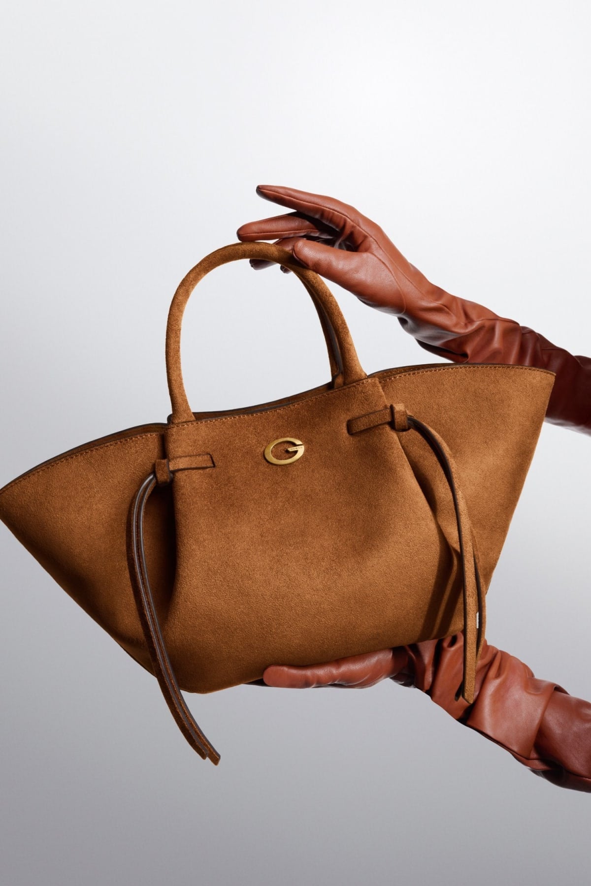 תיק גס Allegra Girlfriend Satchel