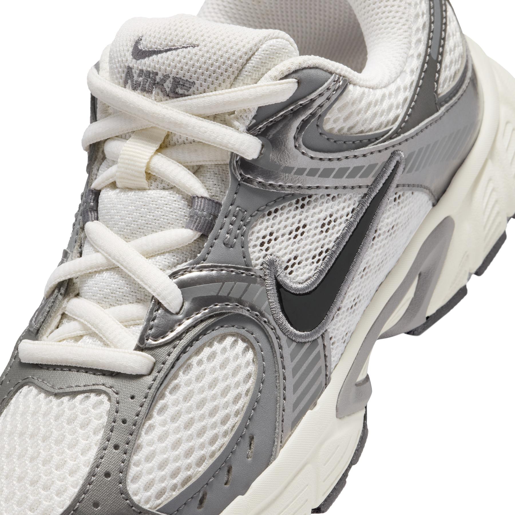 Nike V5 Rnr Sneaker