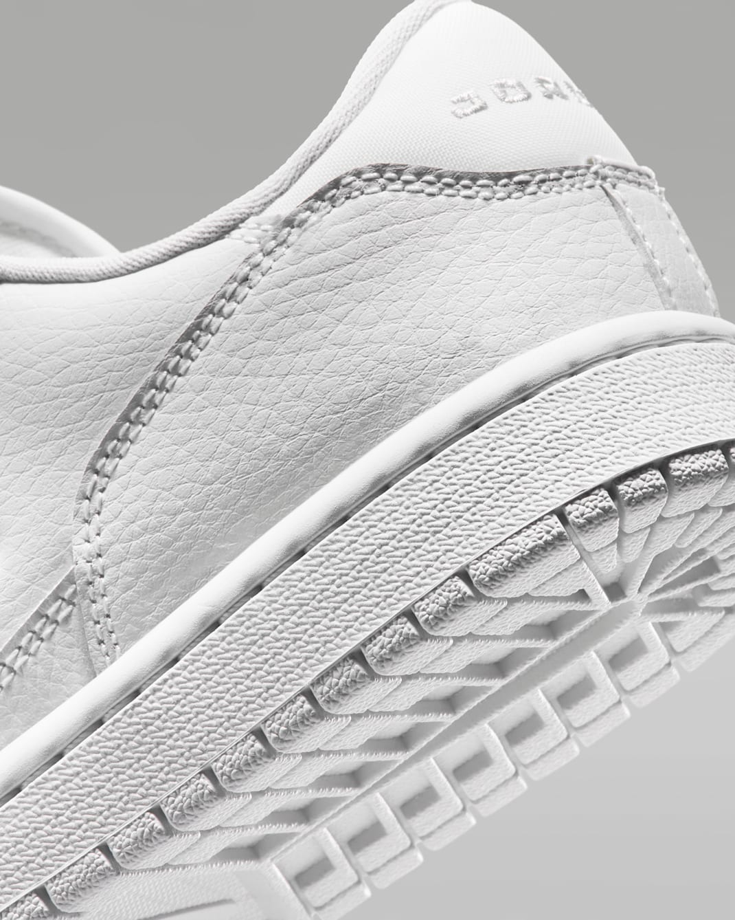 סניקרס נייקי Jordan Court Connect Low