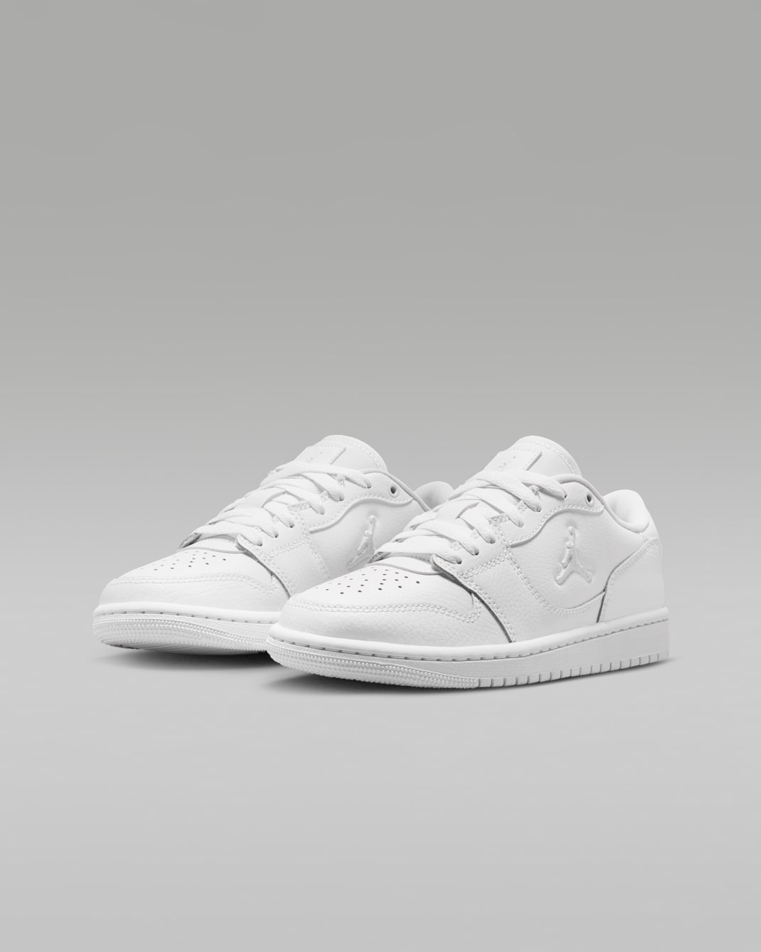 סניקרס נייקי Jordan Court Connect Low