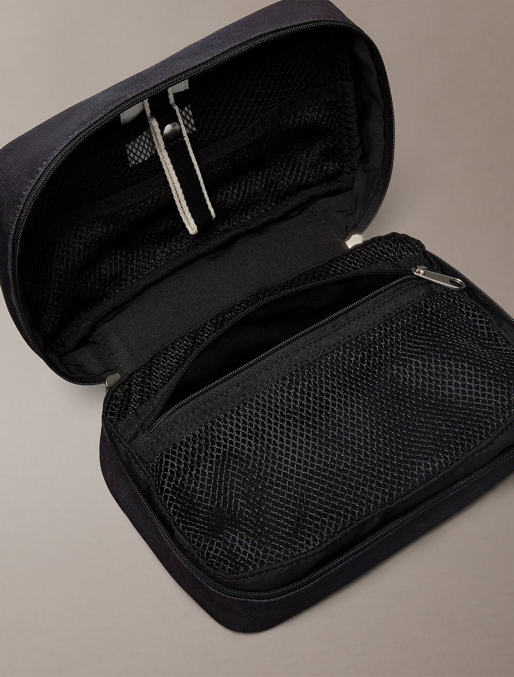תיק קלווין קליין Graphic Washbag