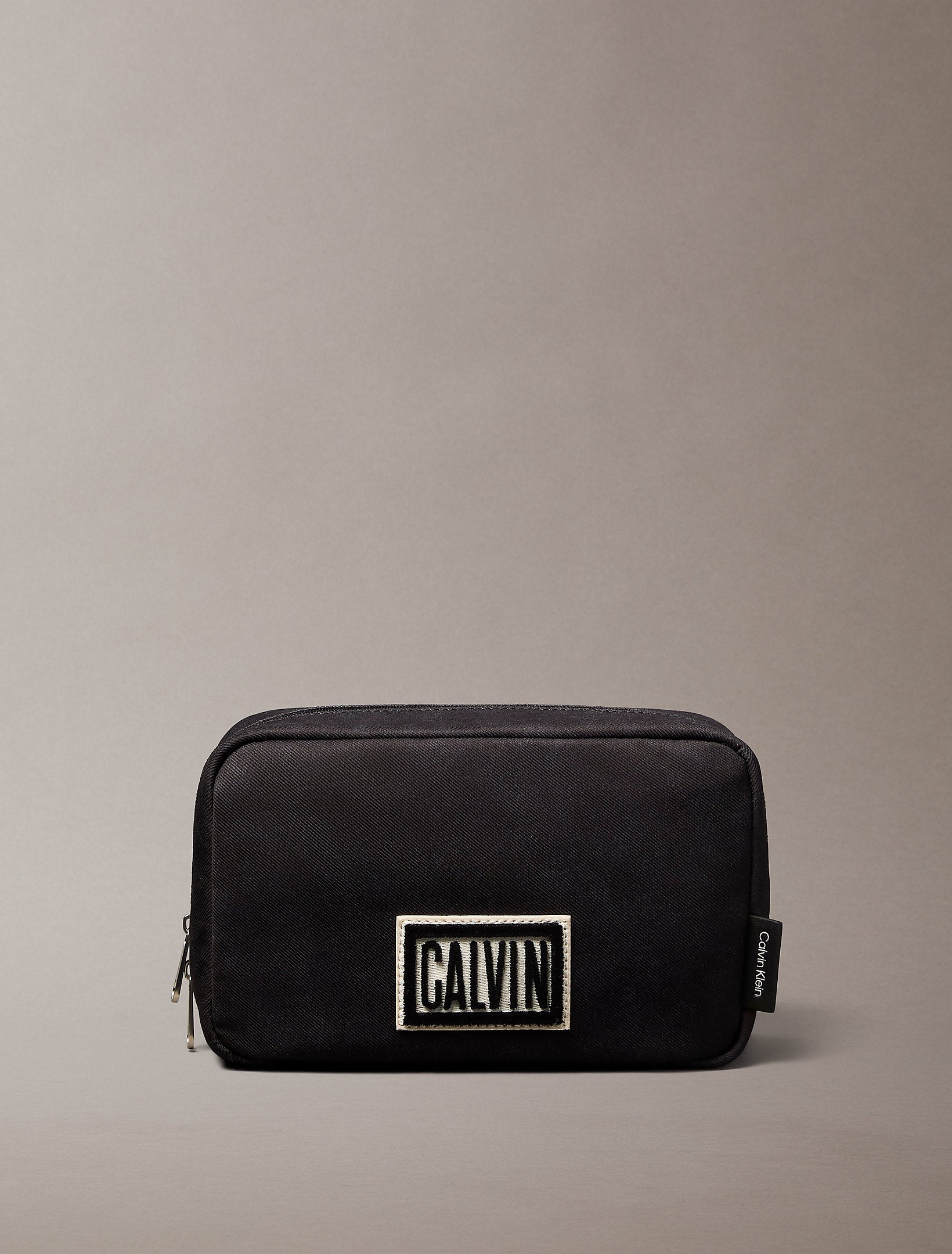 תיק קלווין קליין Graphic Washbag