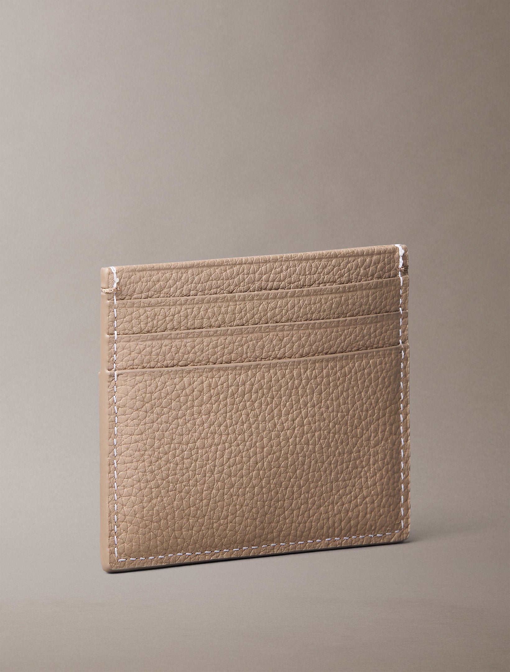 ארנק קלווין קליין Bold Pebble Cardholder