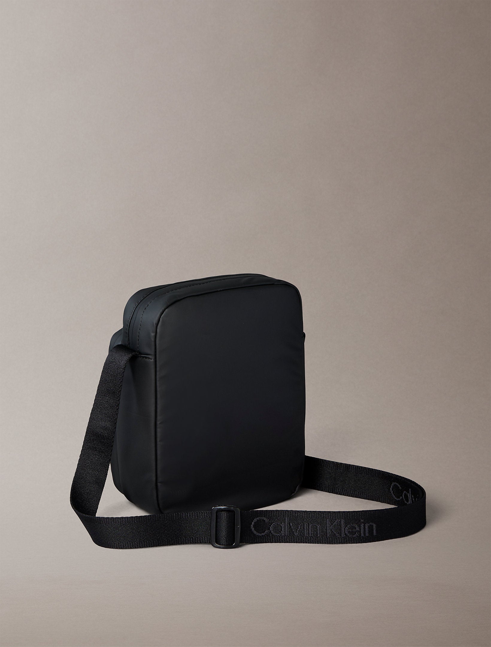 Calvin Klein Puffer Utility Reporter Bag