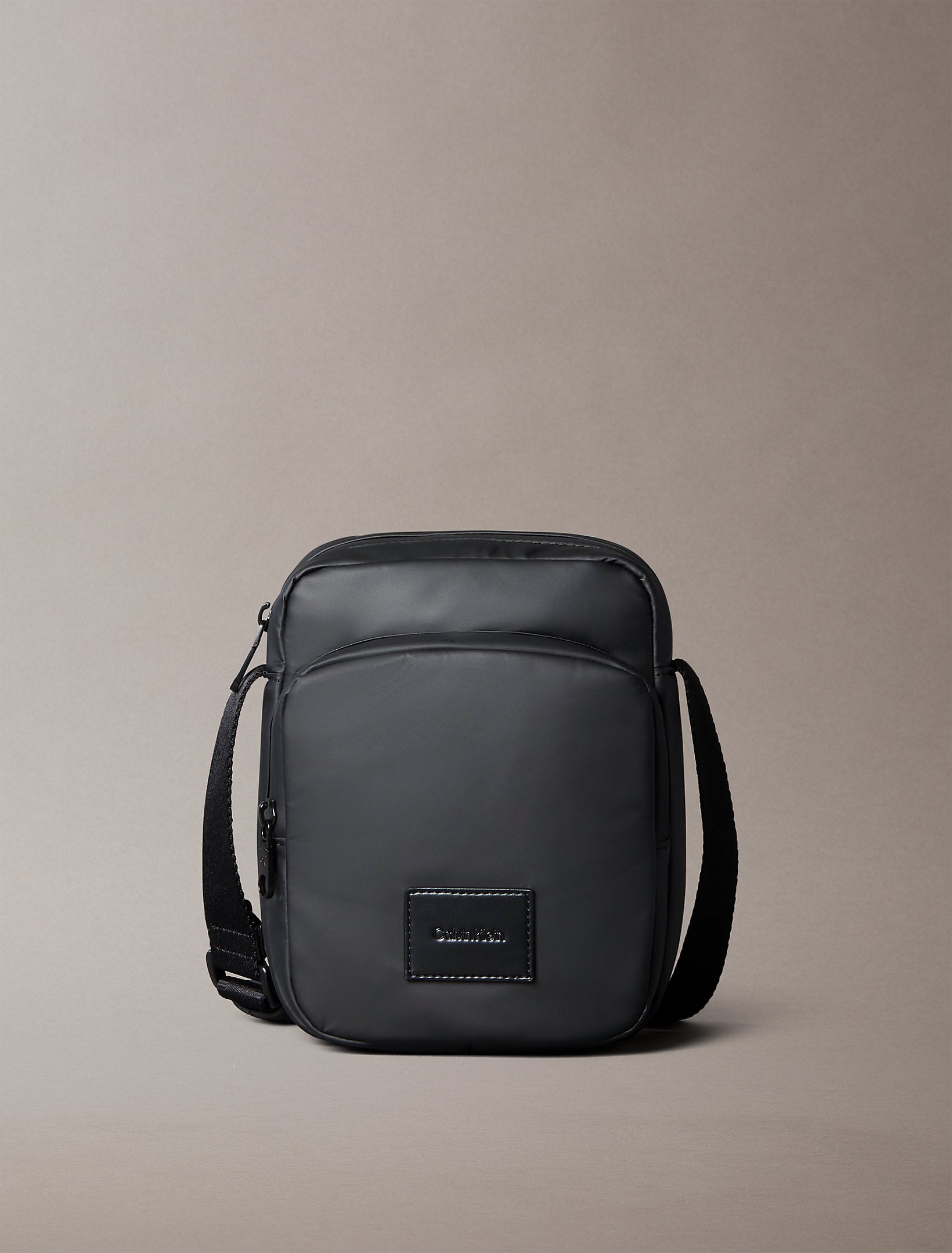 Calvin Klein Puffer Utility Reporter Bag